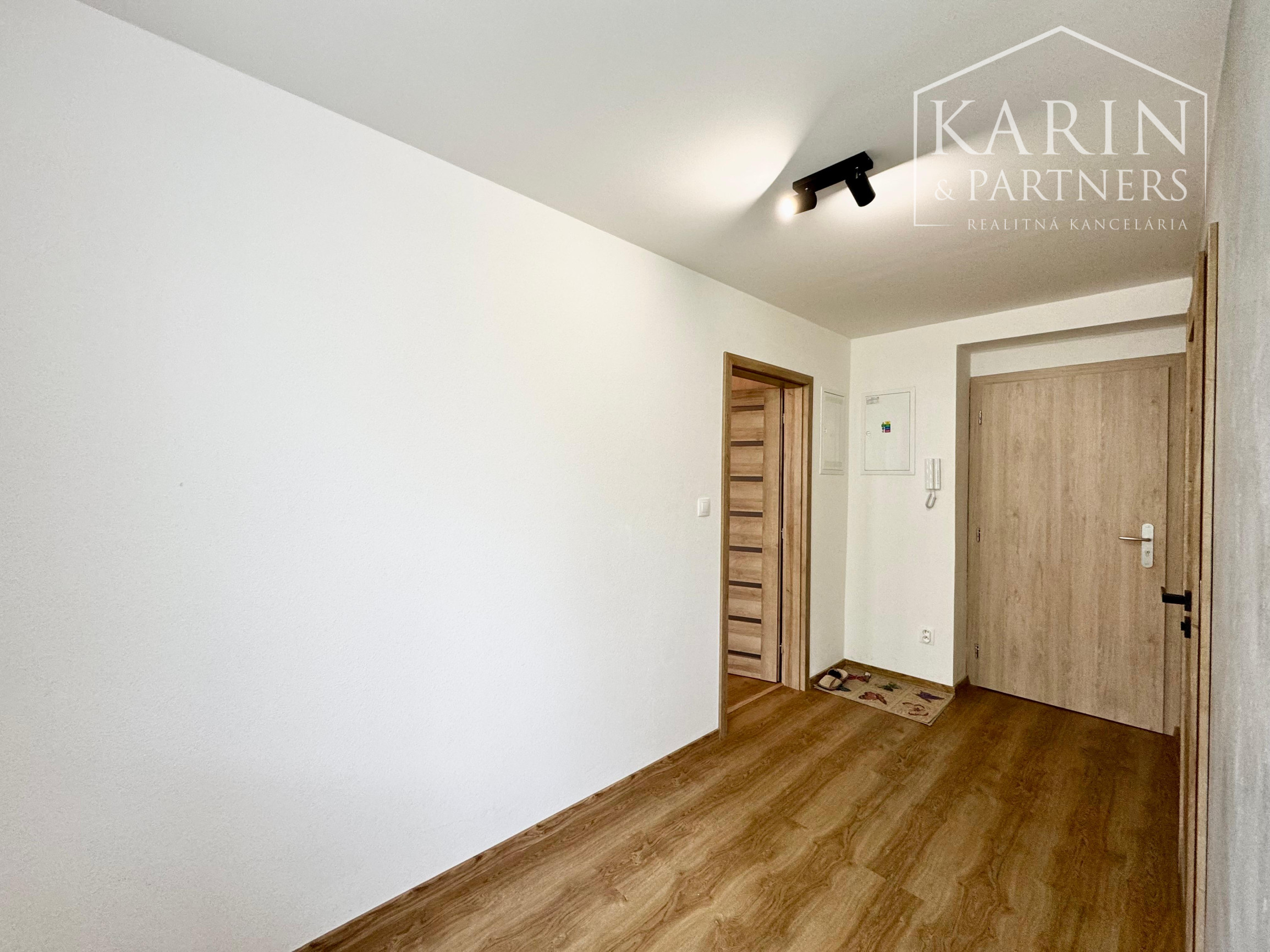 2i ZARIADENÝ BYT NA PRENÁJOM, HURBANOVA, SKALICA