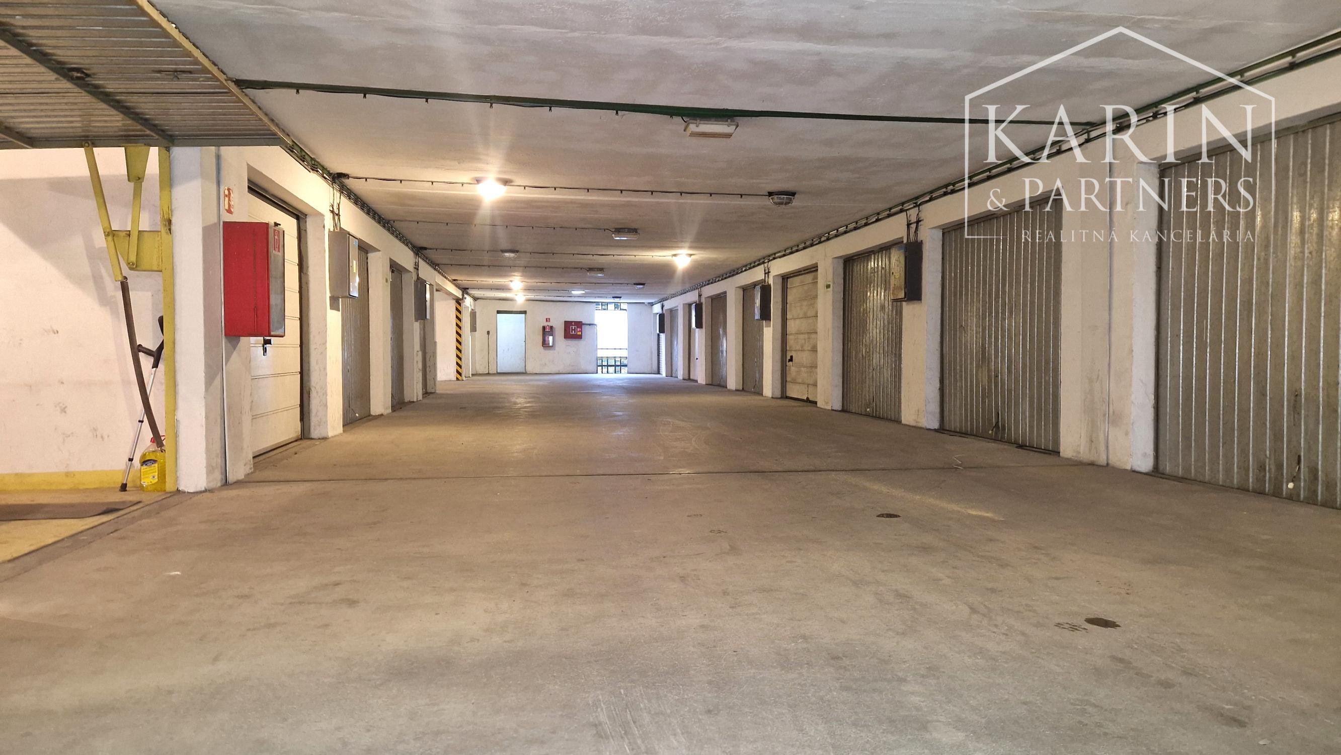 Samostatná garáž v garážovom dome – Lotyšská ul. Podunajské Biskupice