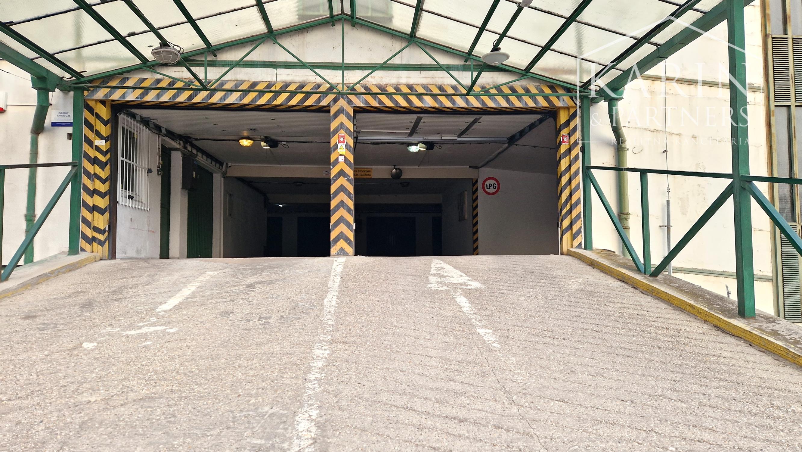 Samostatná garáž v garážovom dome – Lotyšská ul. Podunajské Biskupice