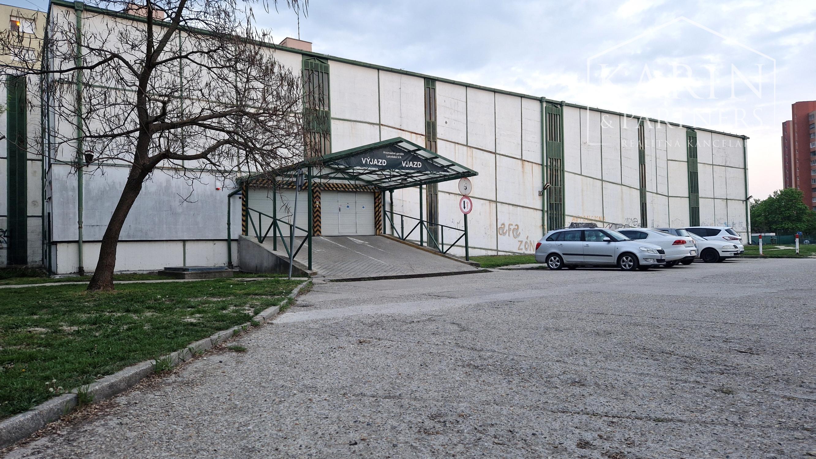 Samostatná garáž v garážovom dome – Lotyšská ul. Podunajské Biskupice