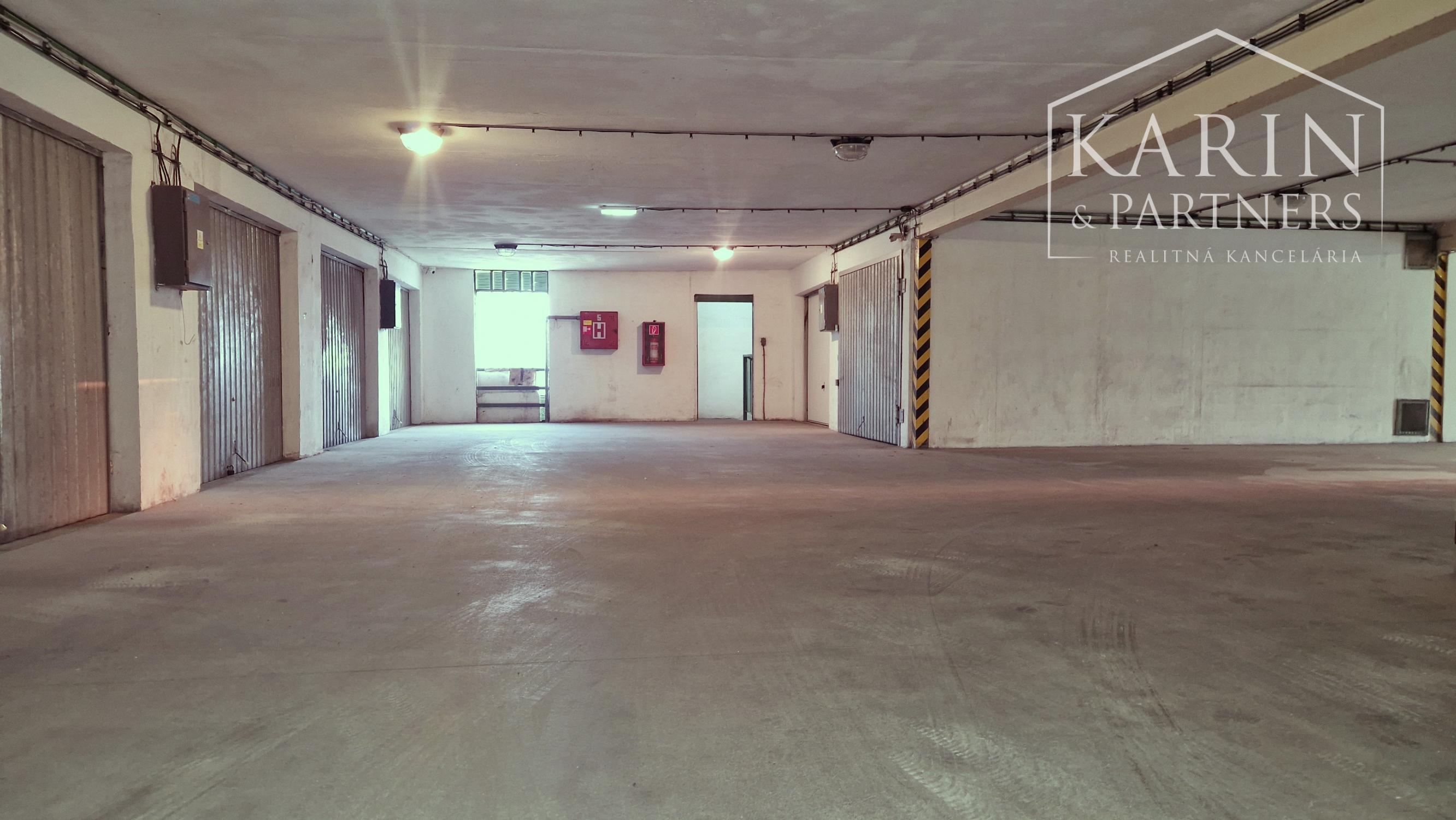 Samostatná garáž v garážovom dome – Lotyšská ul. Podunajské Biskupice