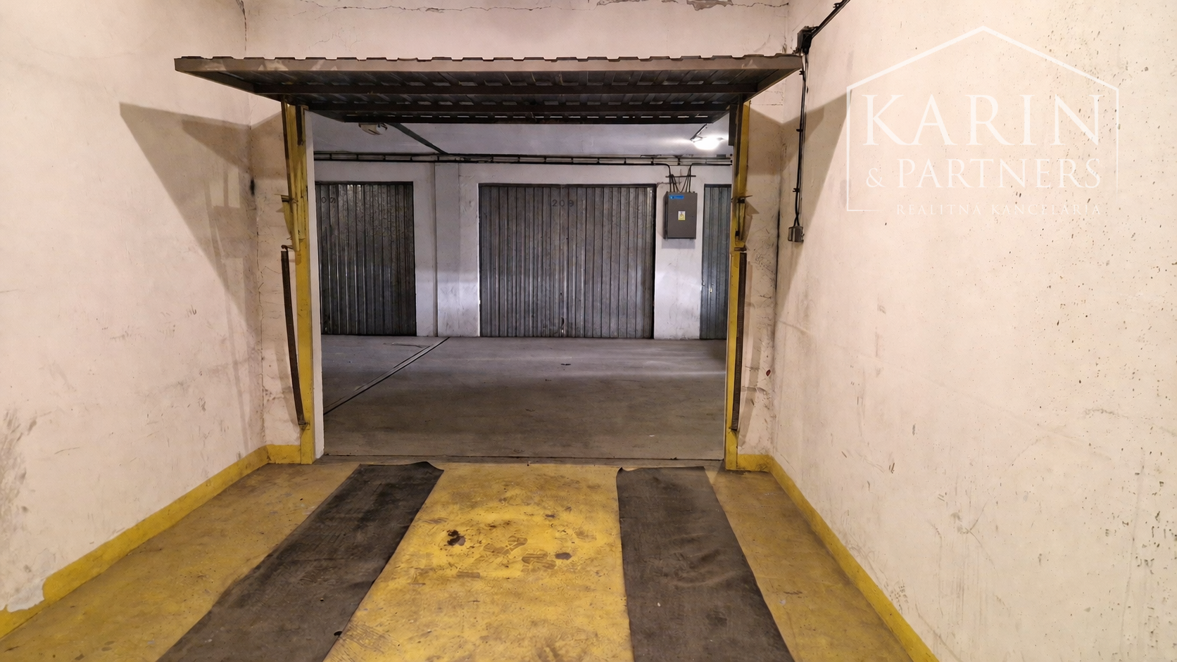 Samostatná garáž v garážovom dome – Lotyšská ul. Podunajské Biskupice