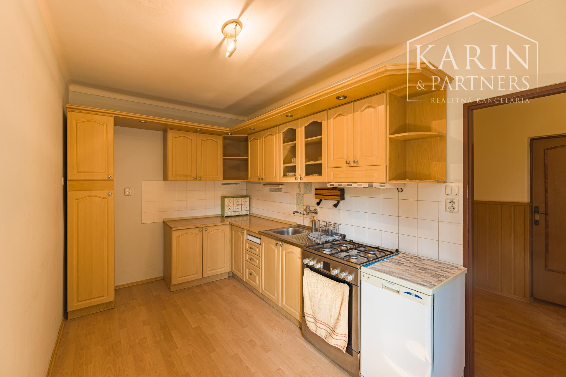 Výnimočný rodinný dom v tichej lokalite – Komárno, Nová Stráž