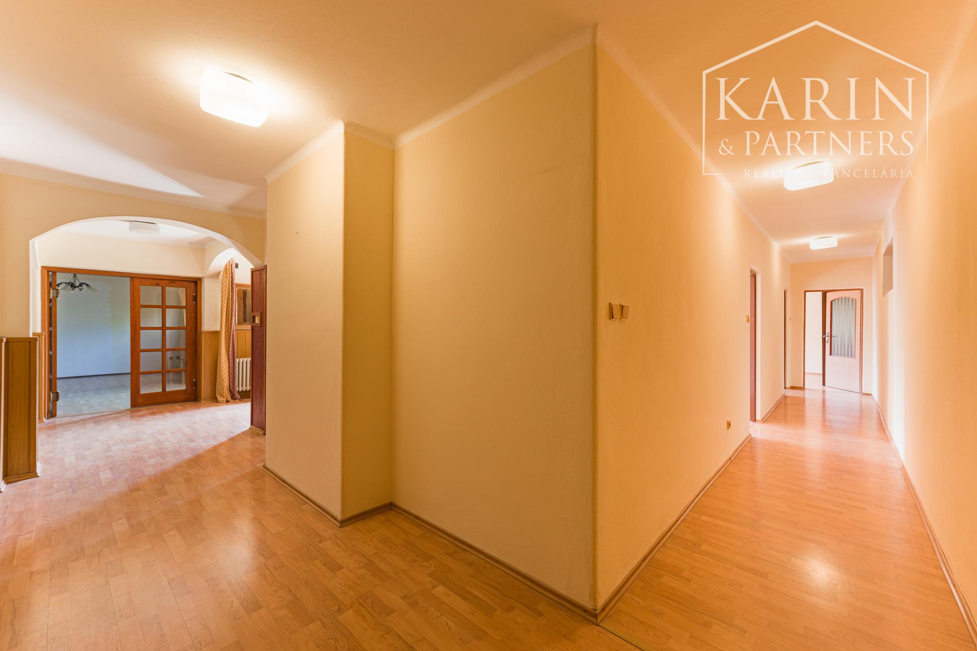 Výnimočný rodinný dom v tichej lokalite – Komárno, Nová Stráž