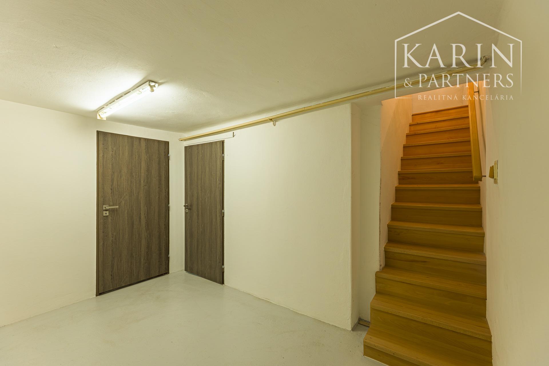 Výnimočný rodinný dom v tichej lokalite – Komárno, Nová Stráž