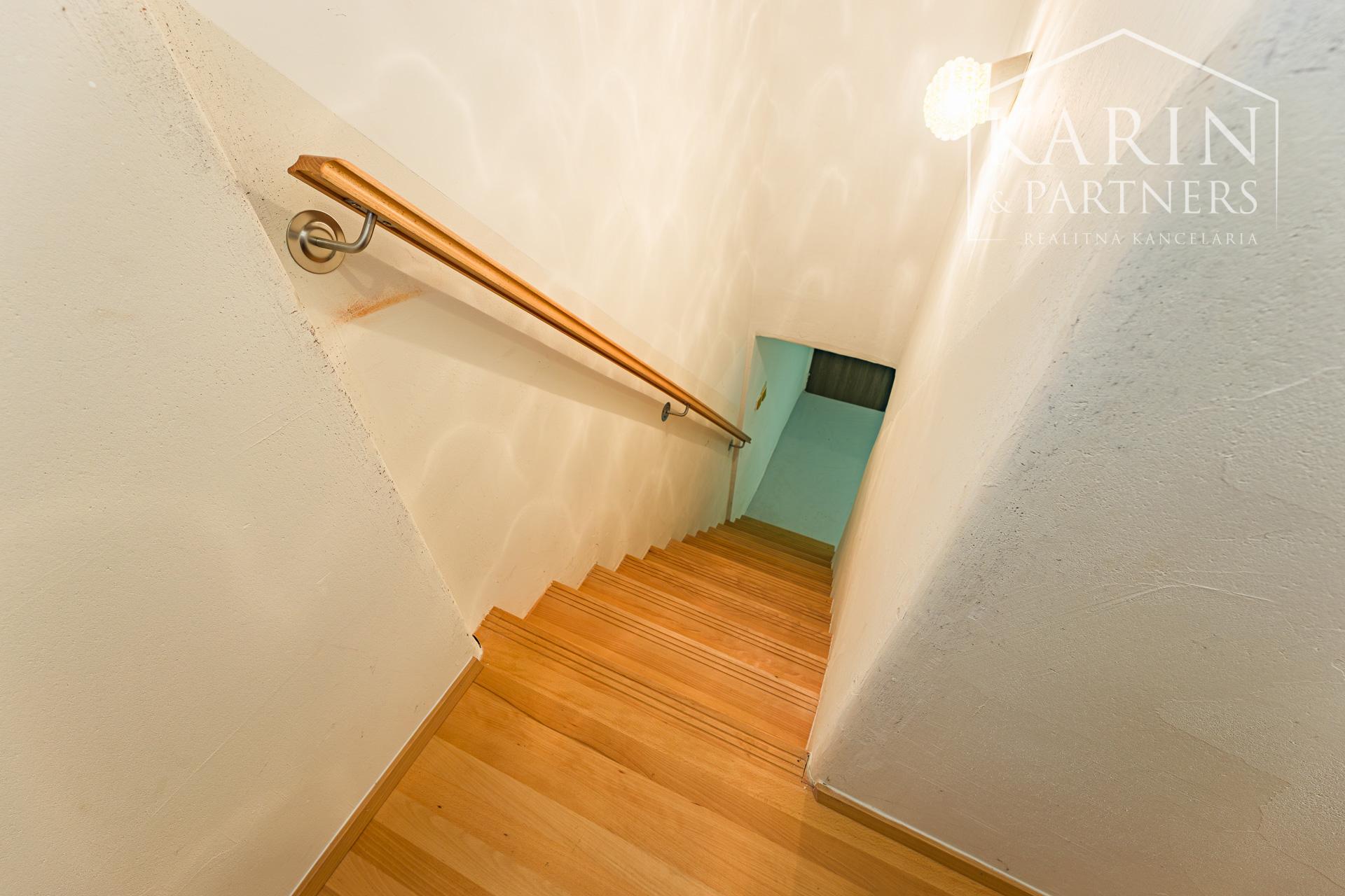 Výnimočný rodinný dom v tichej lokalite – Komárno, Nová Stráž