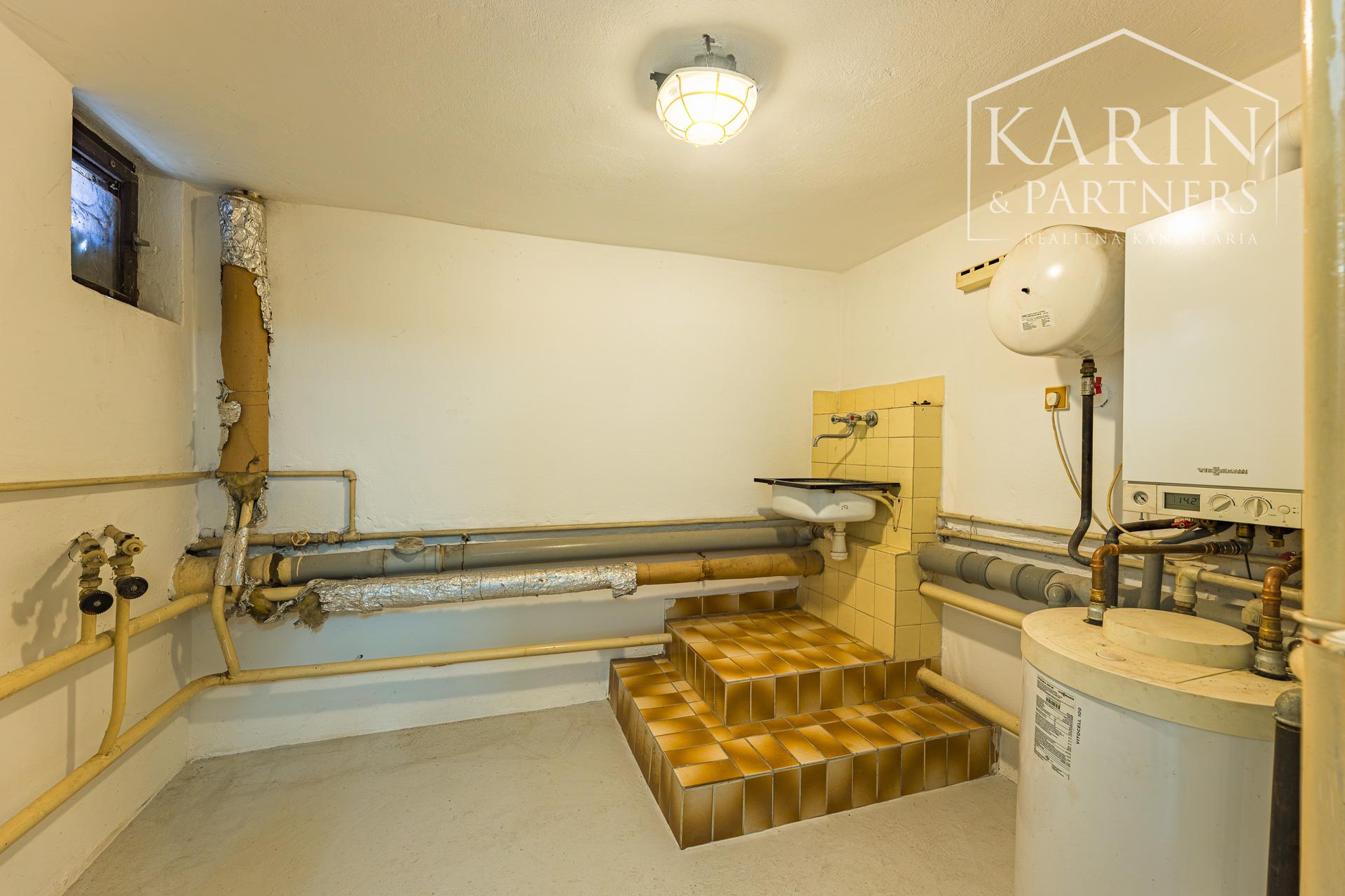 Výnimočný rodinný dom v tichej lokalite – Komárno, Nová Stráž