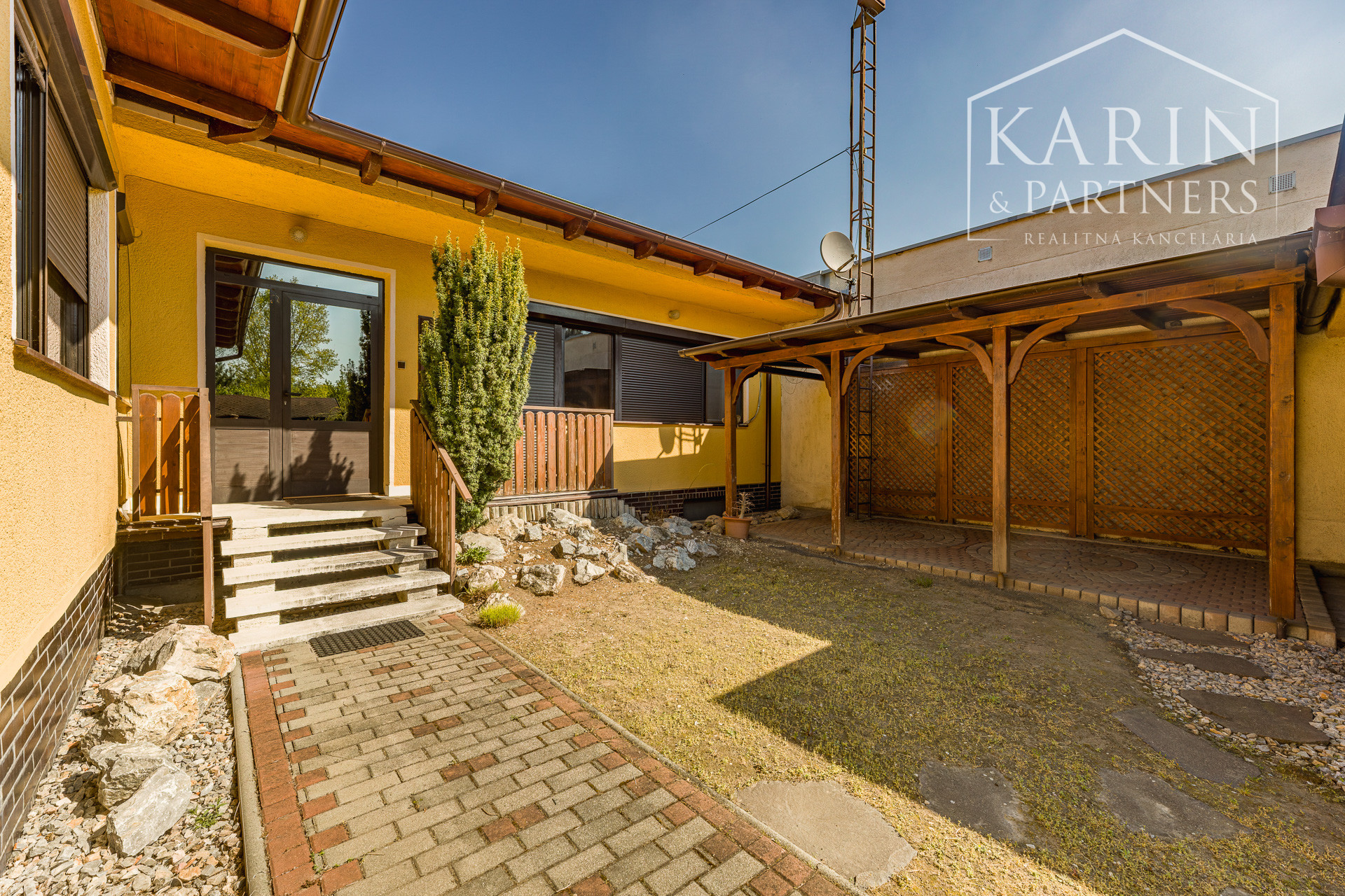 Výnimočný rodinný dom v tichej lokalite – Komárno, Nová Stráž