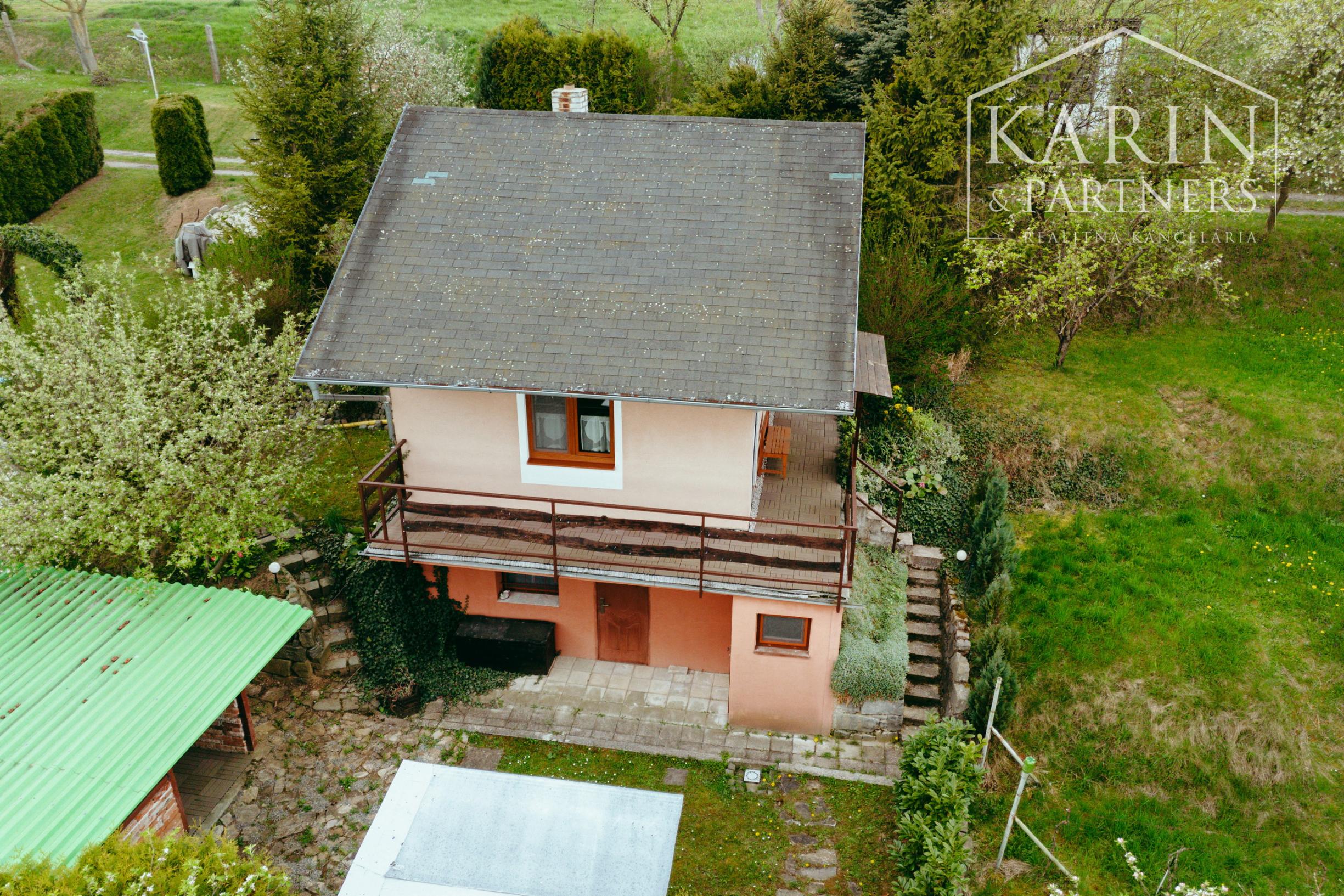 ZARIADENÁ MUROVANÁ CHATA S VÝHĽADOM – OSUSKÉ