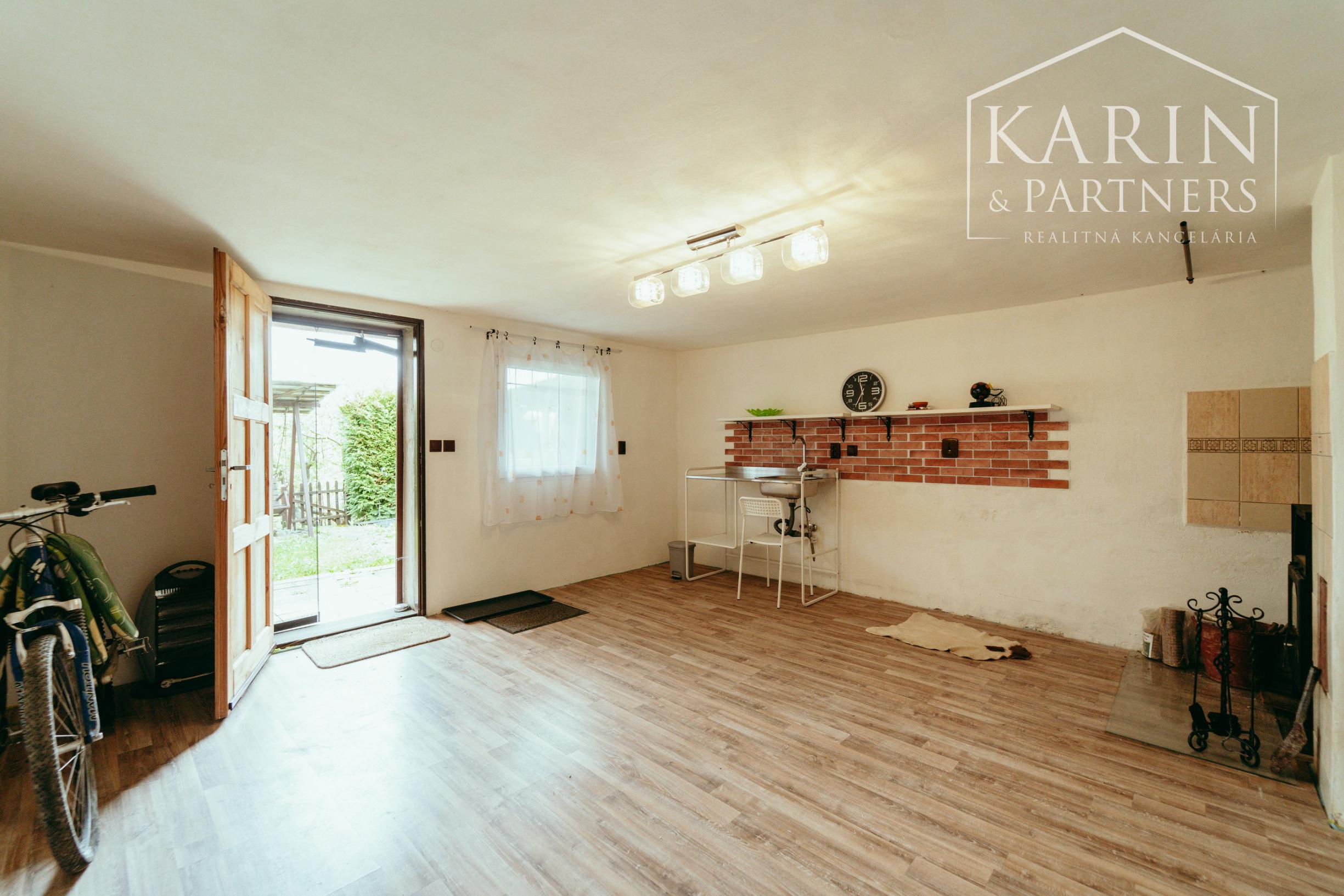 ZARIADENÁ MUROVANÁ CHATA S VÝHĽADOM – OSUSKÉ