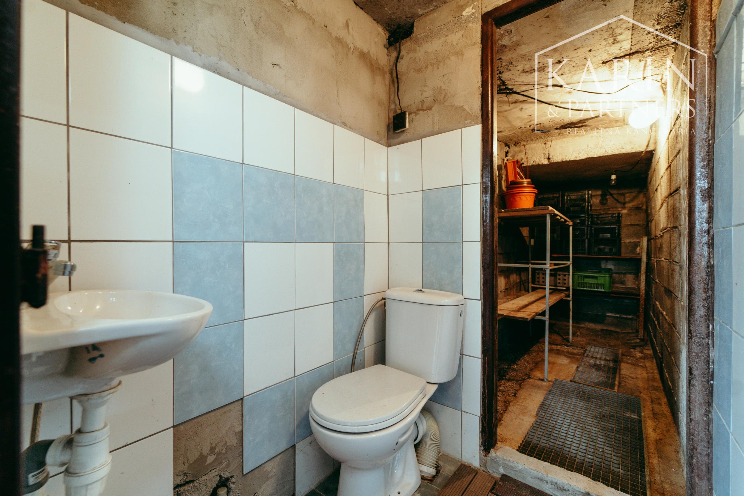 ZARIADENÁ MUROVANÁ CHATA S VÝHĽADOM – OSUSKÉ