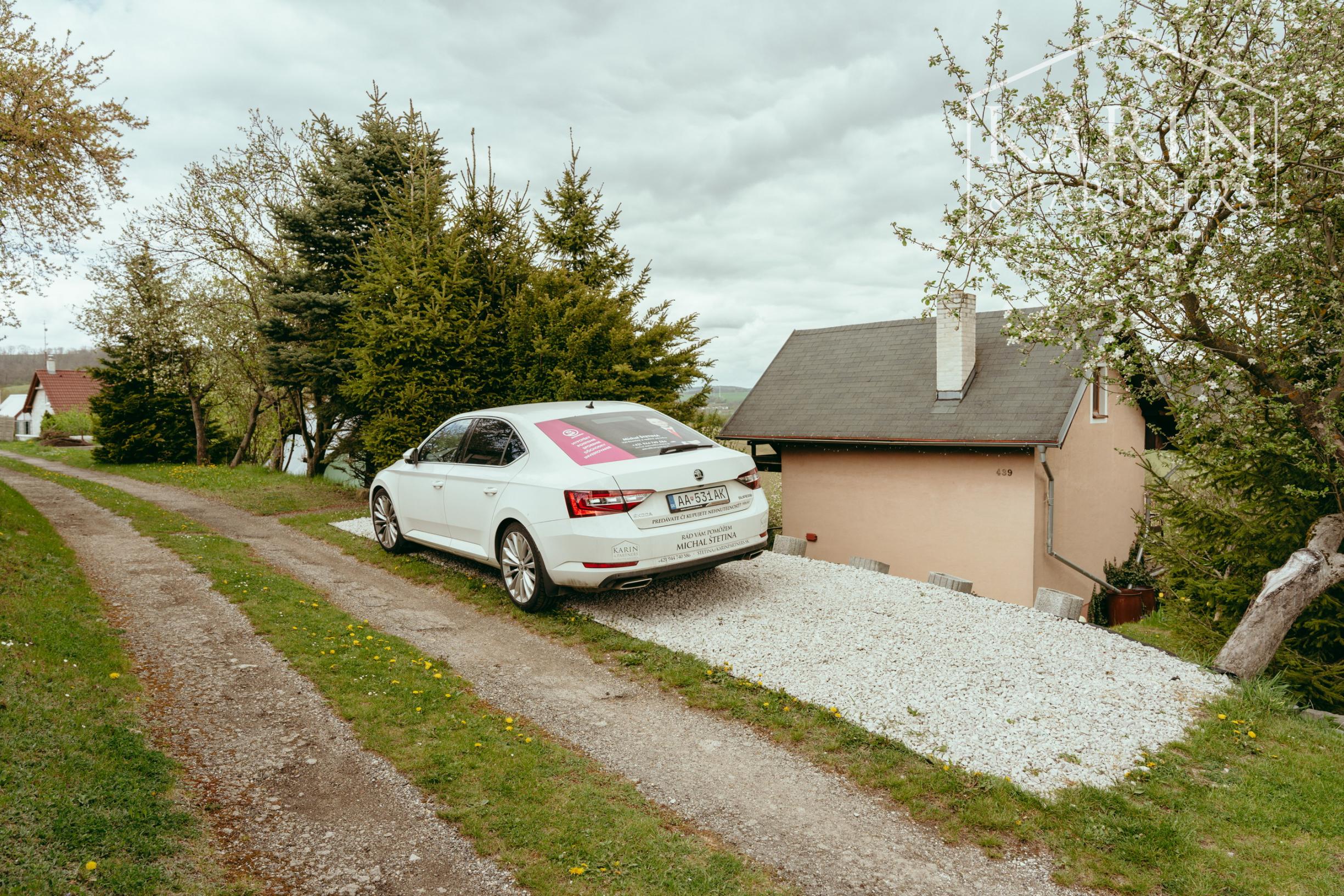 ZARIADENÁ MUROVANÁ CHATA S VÝHĽADOM – OSUSKÉ