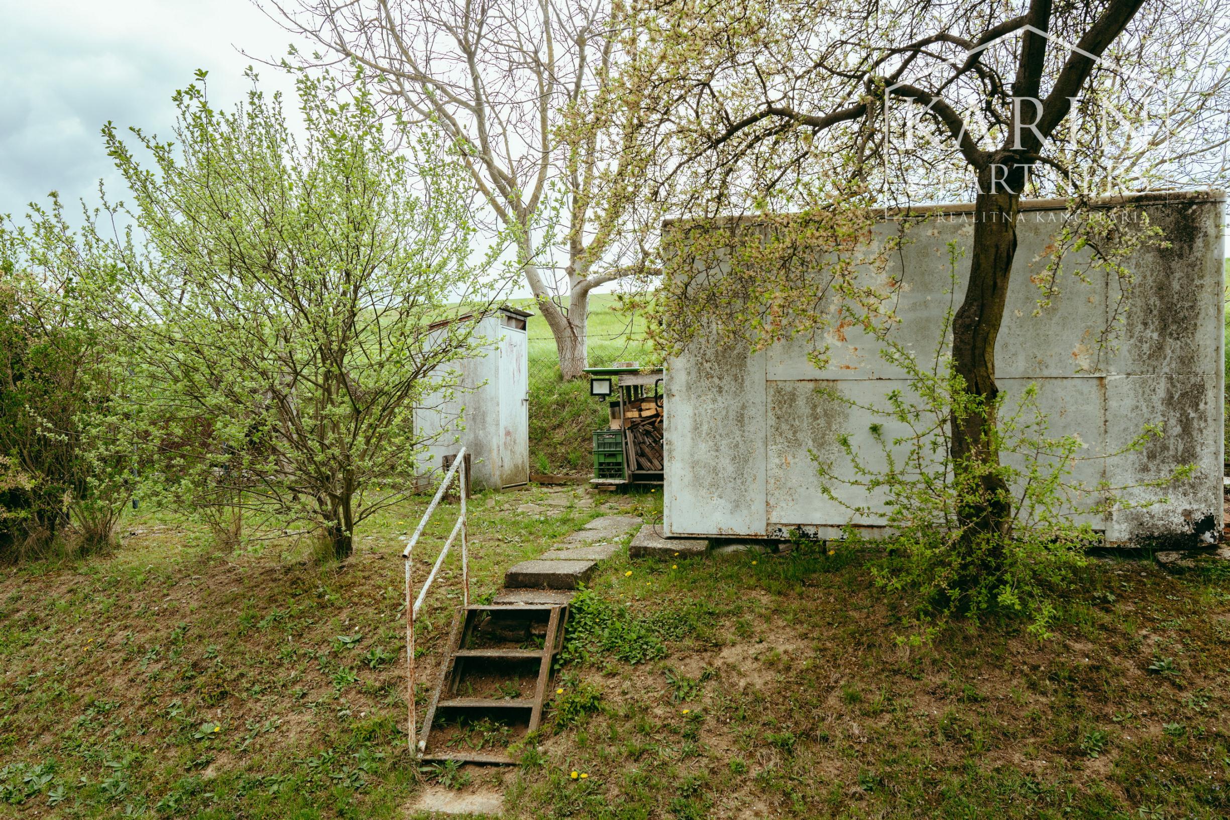 ZARIADENÁ MUROVANÁ CHATA S VÝHĽADOM – OSUSKÉ