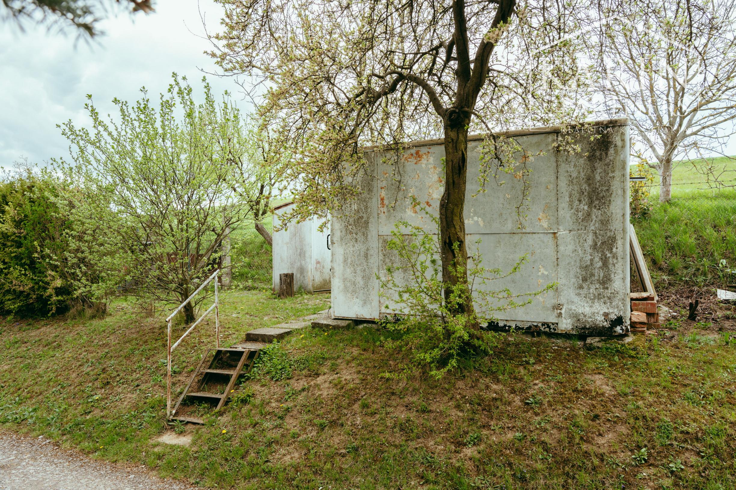 ZARIADENÁ MUROVANÁ CHATA S VÝHĽADOM – OSUSKÉ