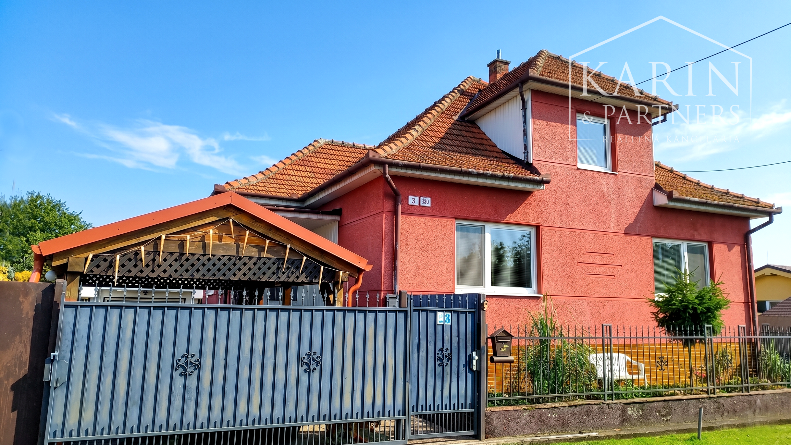 EXKLUZÍVNE na PREDAJ: Rodinný dom 4izbový s garážou, Palárikovo