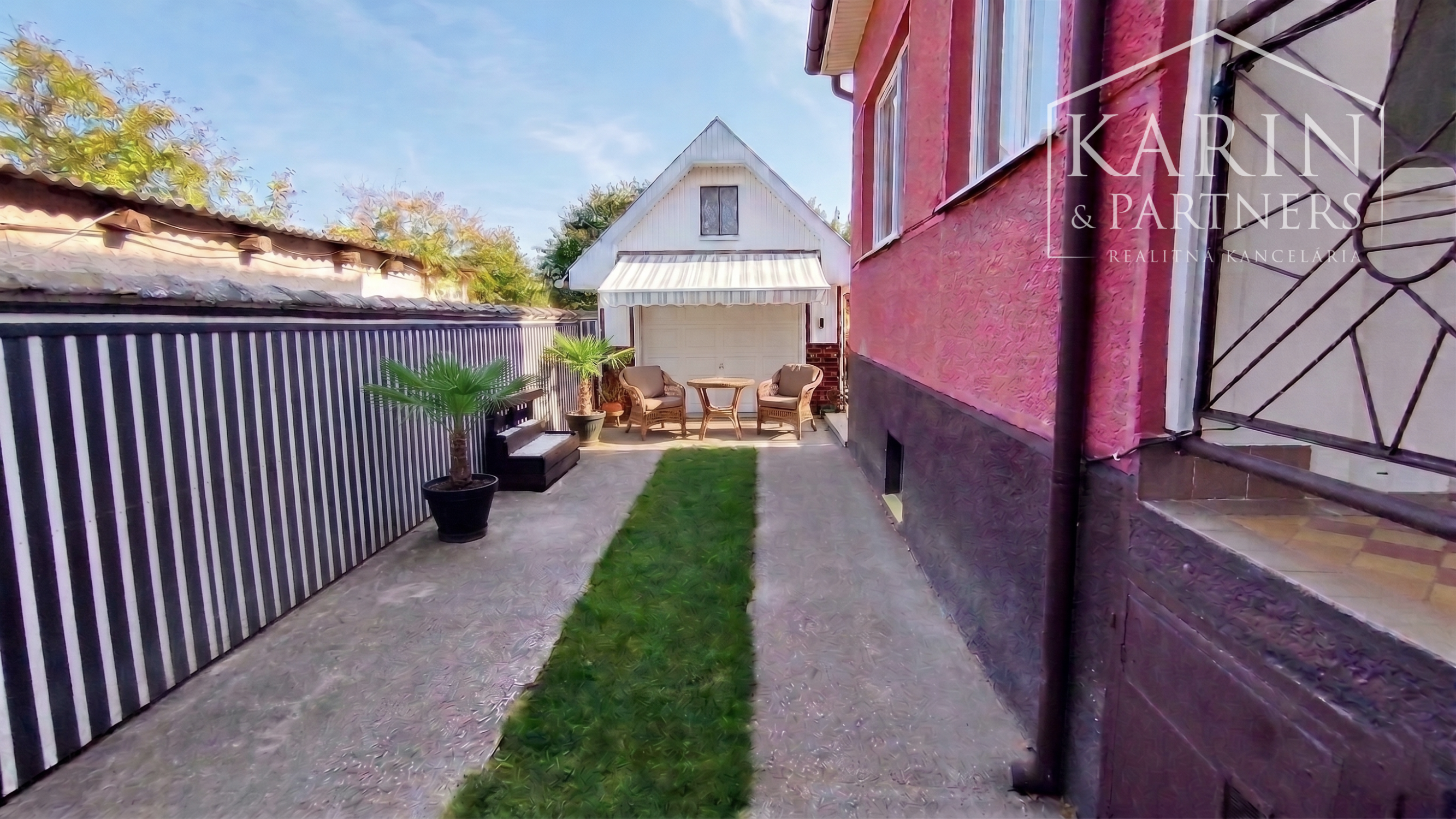 EXKLUZÍVNE na PREDAJ: Rodinný dom 4izbový s garážou, Palárikovo