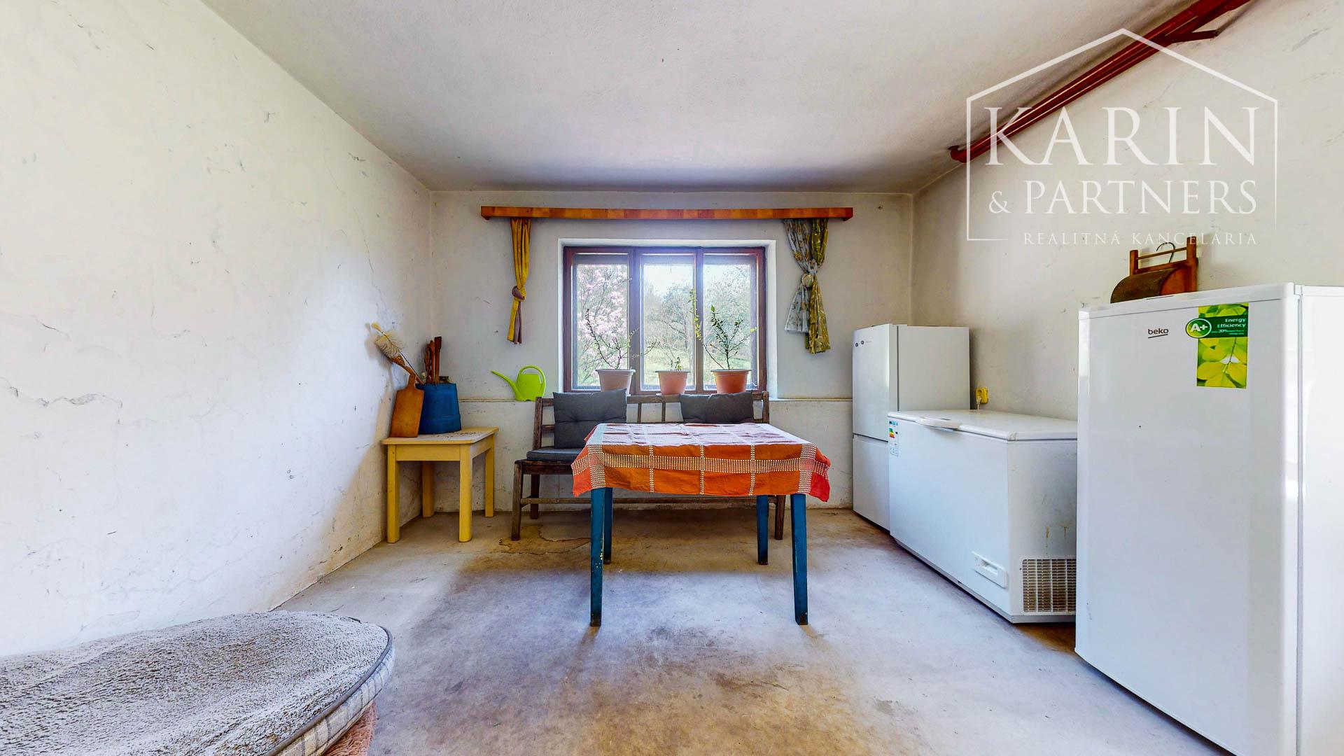 Čarovná usadlosť - rodinný dom (bývalý mlyn) na polosamote s obrovským oploteným pozemkom 9 232m2  – Janova Lehota