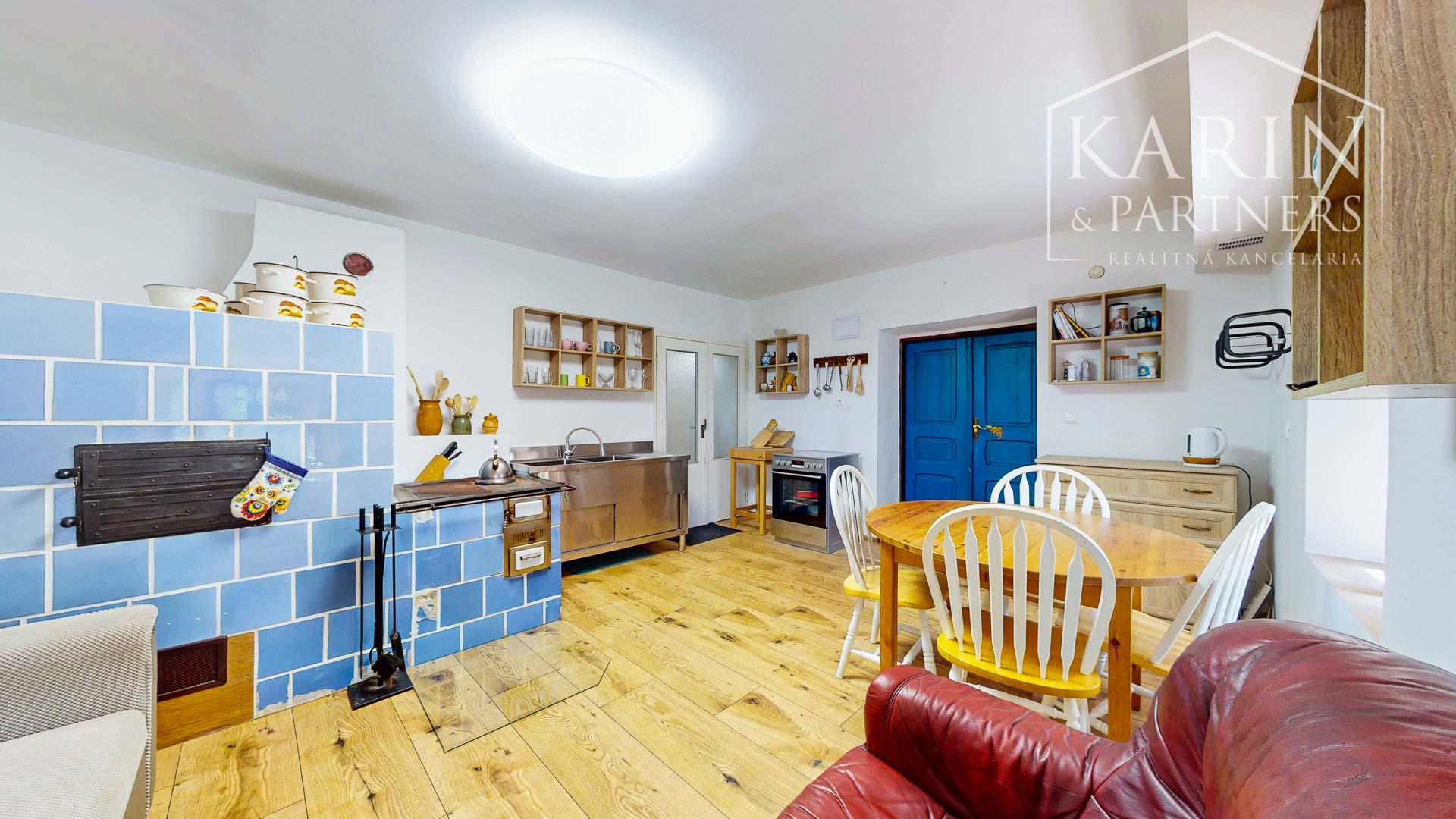 Čarovná usadlosť - rodinný dom (bývalý mlyn) na polosamote s obrovským oploteným pozemkom 9 232m2  – Janova Lehota