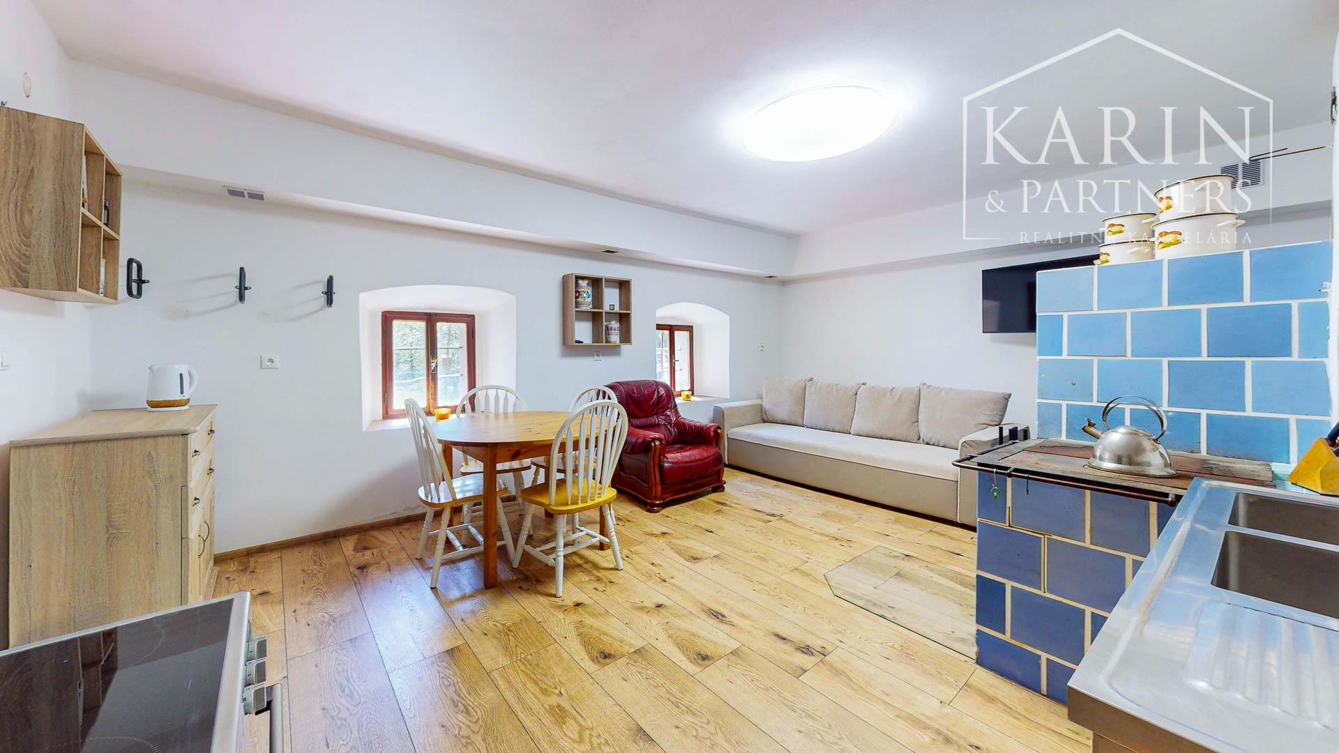 Čarovná usadlosť - rodinný dom (bývalý mlyn) na polosamote s obrovským oploteným pozemkom 9 232m2  – Janova Lehota