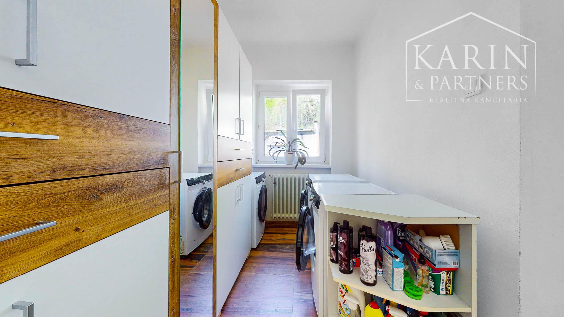 Čarovná usadlosť - rodinný dom (bývalý mlyn) na polosamote s obrovským oploteným pozemkom 9 232m2  – Janova Lehota