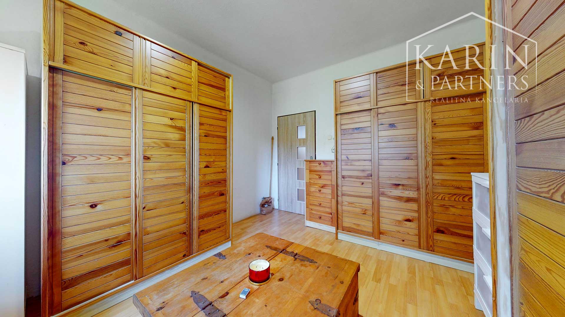 Čarovná usadlosť - rodinný dom (bývalý mlyn) na polosamote s obrovským oploteným pozemkom 9 232m2  – Janova Lehota