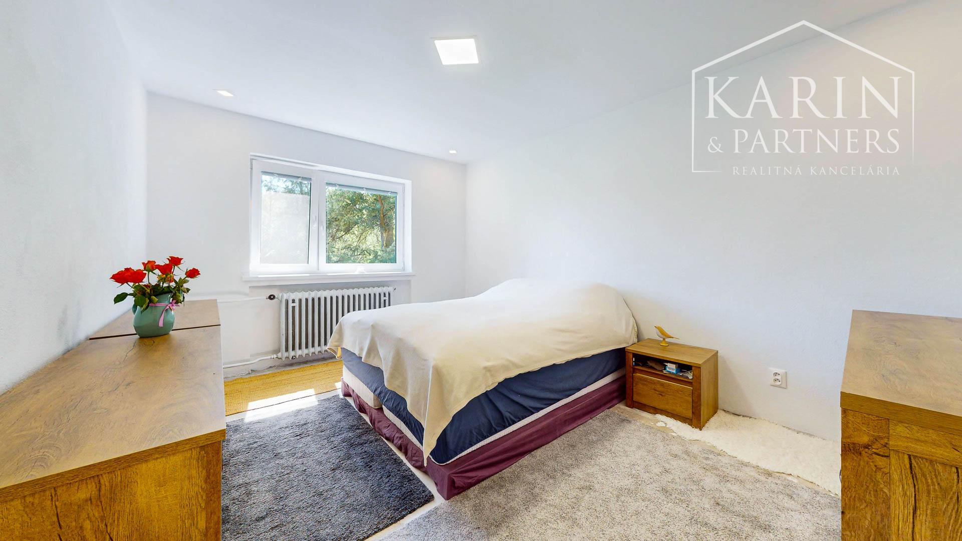 Čarovná usadlosť - rodinný dom (bývalý mlyn) na polosamote s obrovským oploteným pozemkom 9 232m2  – Janova Lehota