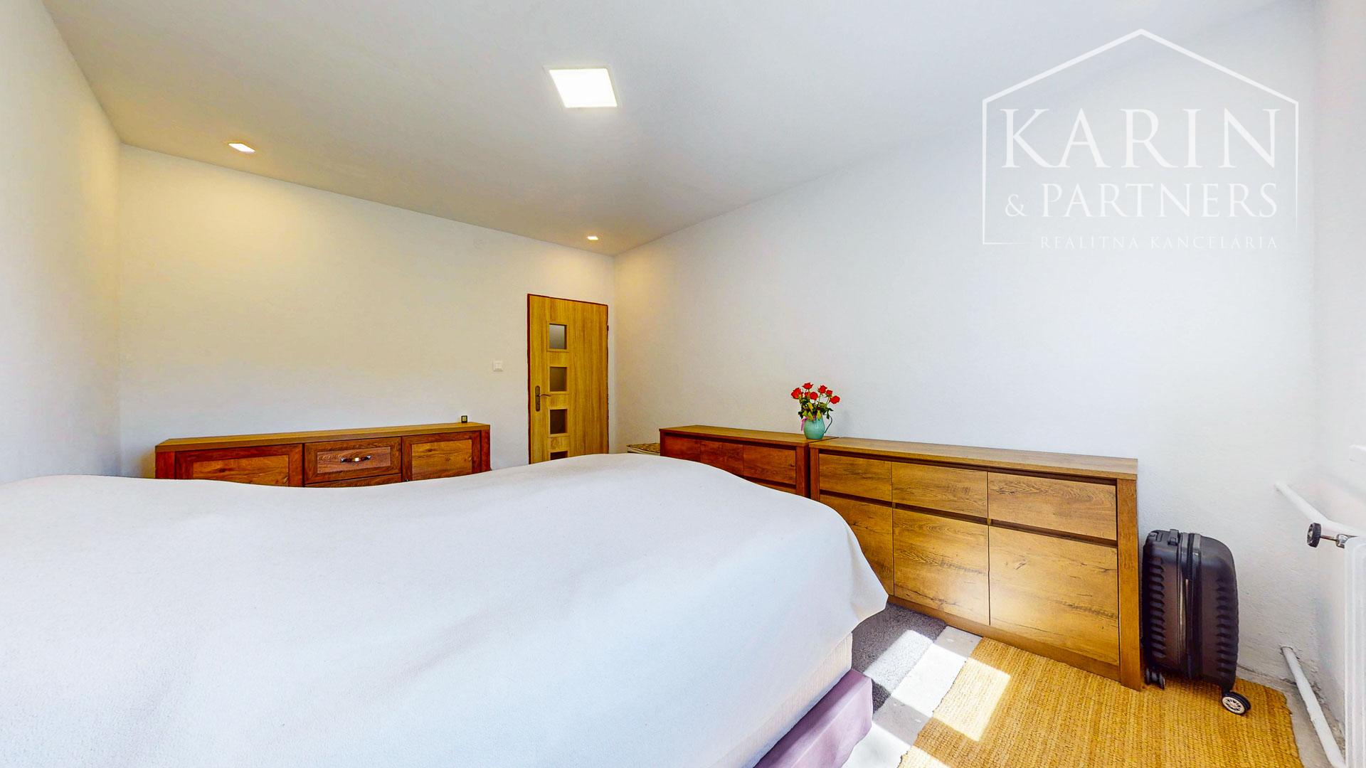 Čarovná usadlosť - rodinný dom (bývalý mlyn) na polosamote s obrovským oploteným pozemkom 9 232m2  – Janova Lehota