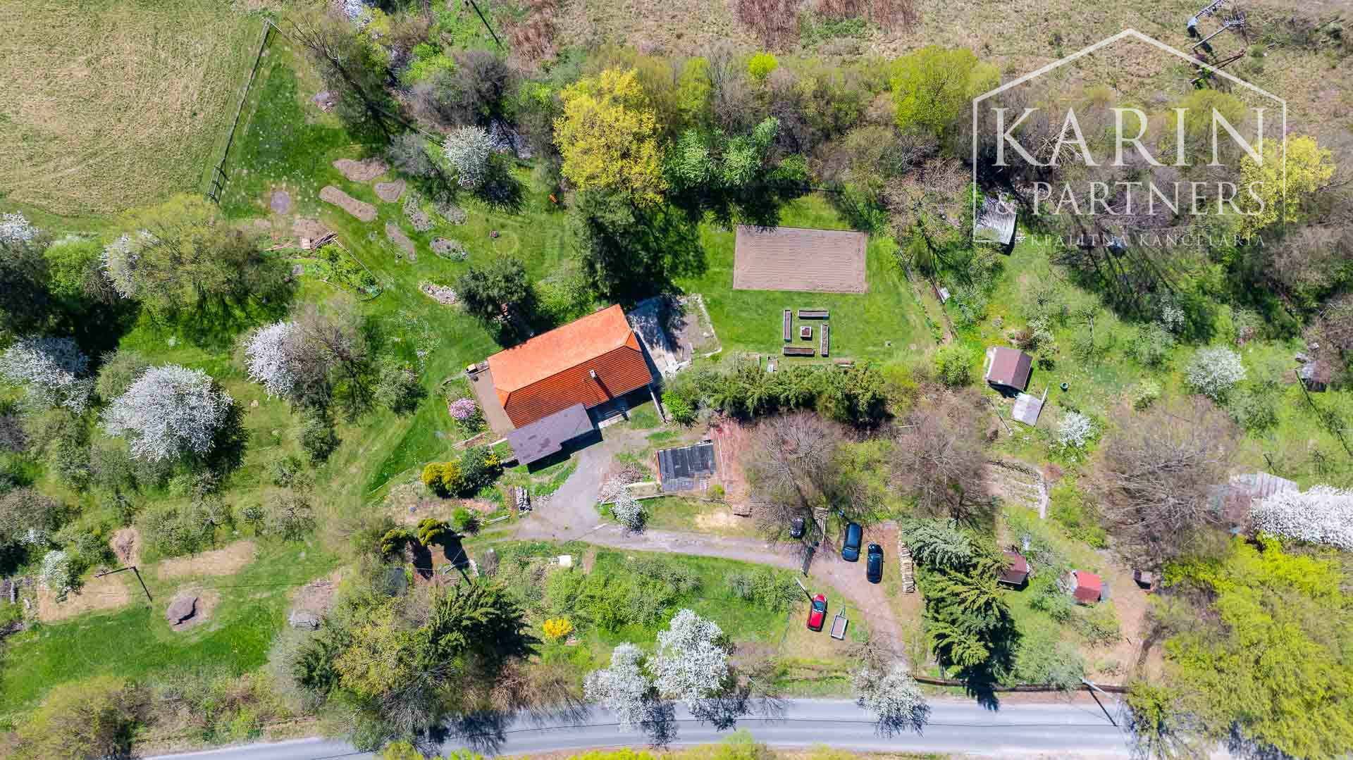 Čarovná usadlosť - rodinný dom (bývalý mlyn) na polosamote s obrovským oploteným pozemkom 9 232m2  – Janova Lehota