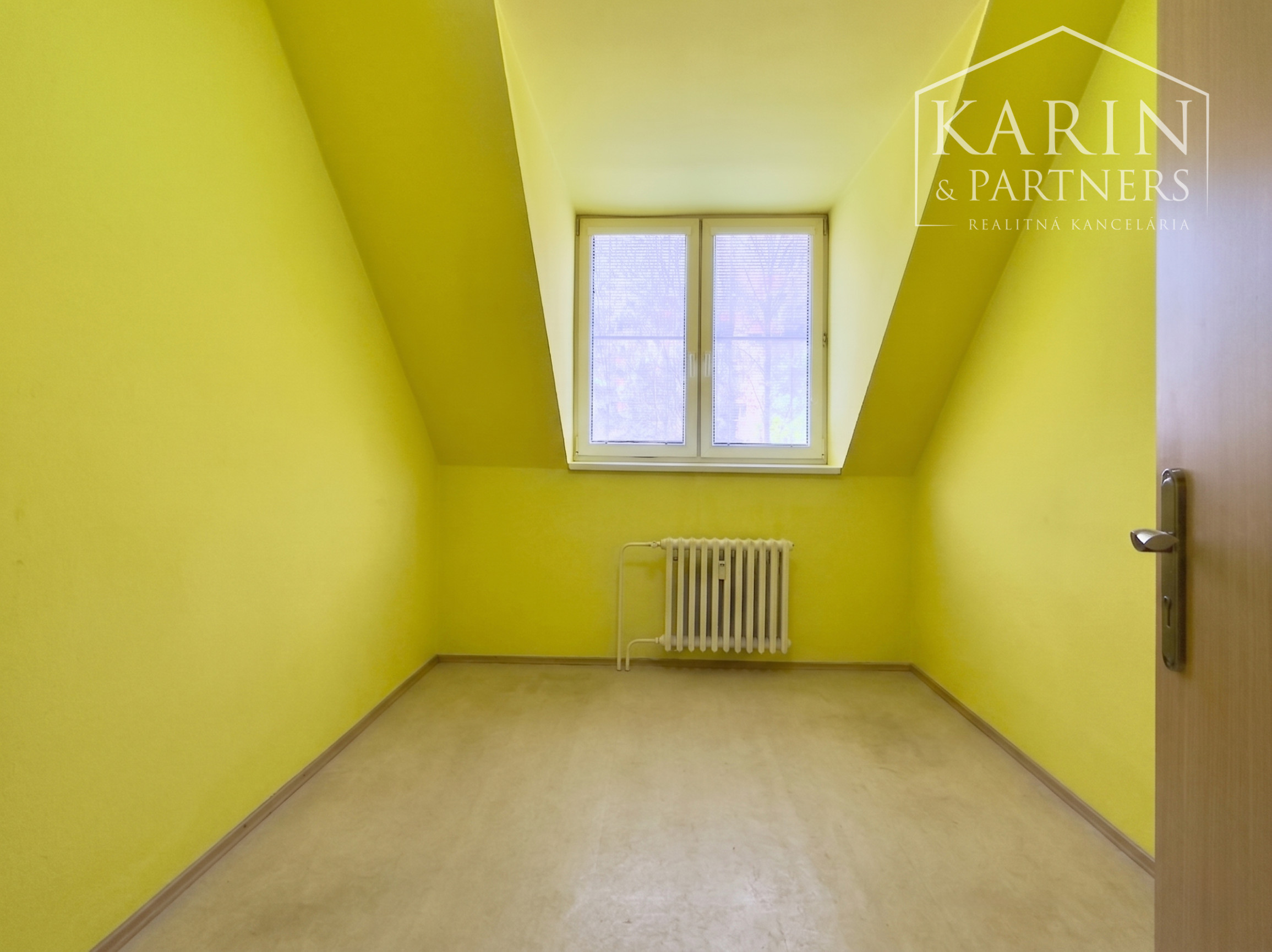 Praktický priestor na prenájom pre vaše podnikanie, 10 m2, Gen. L. Svobodu, Senica