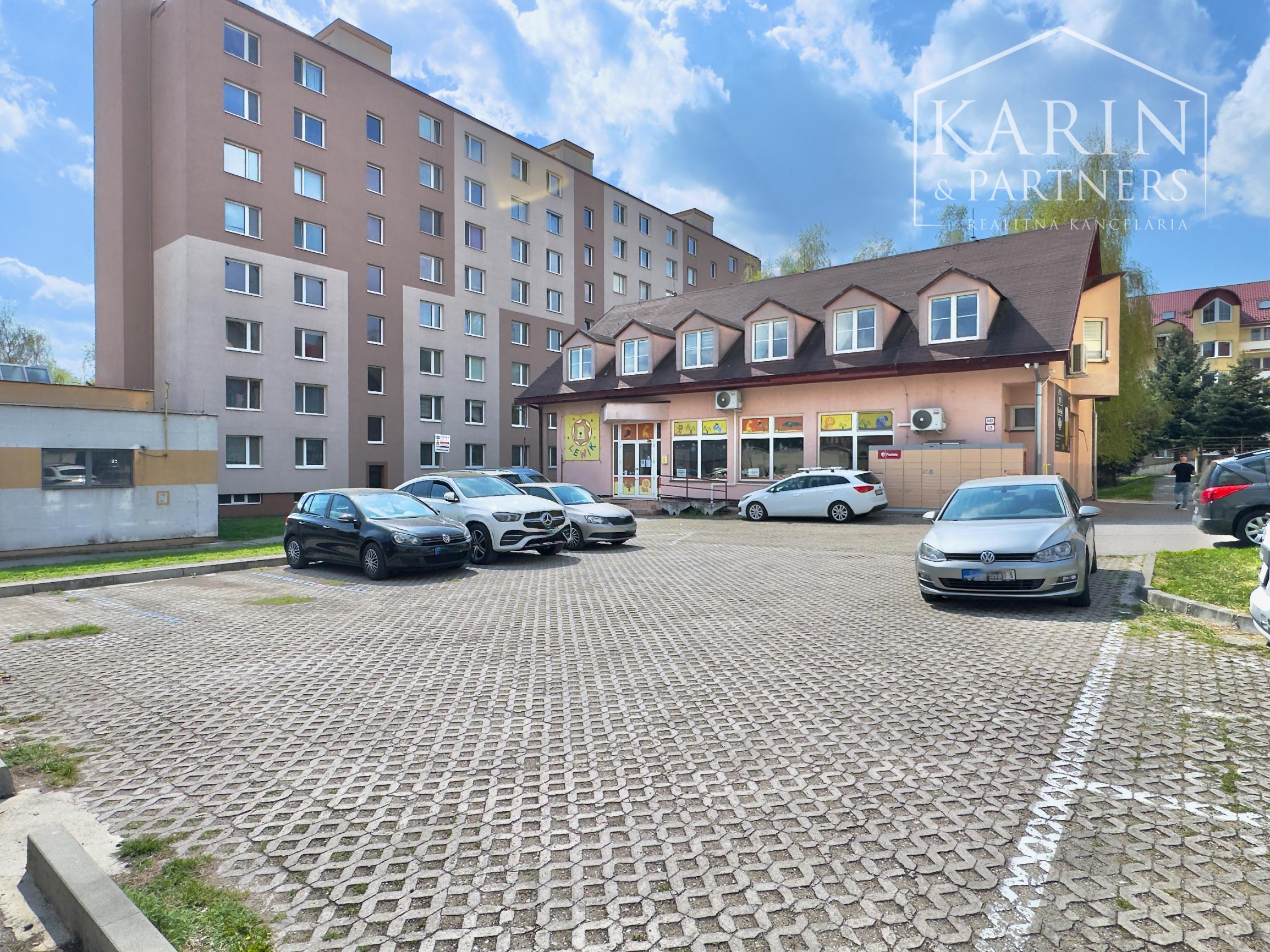 Praktický priestor na prenájom pre vaše podnikanie, 10 m2, Gen. L. Svobodu, Senica