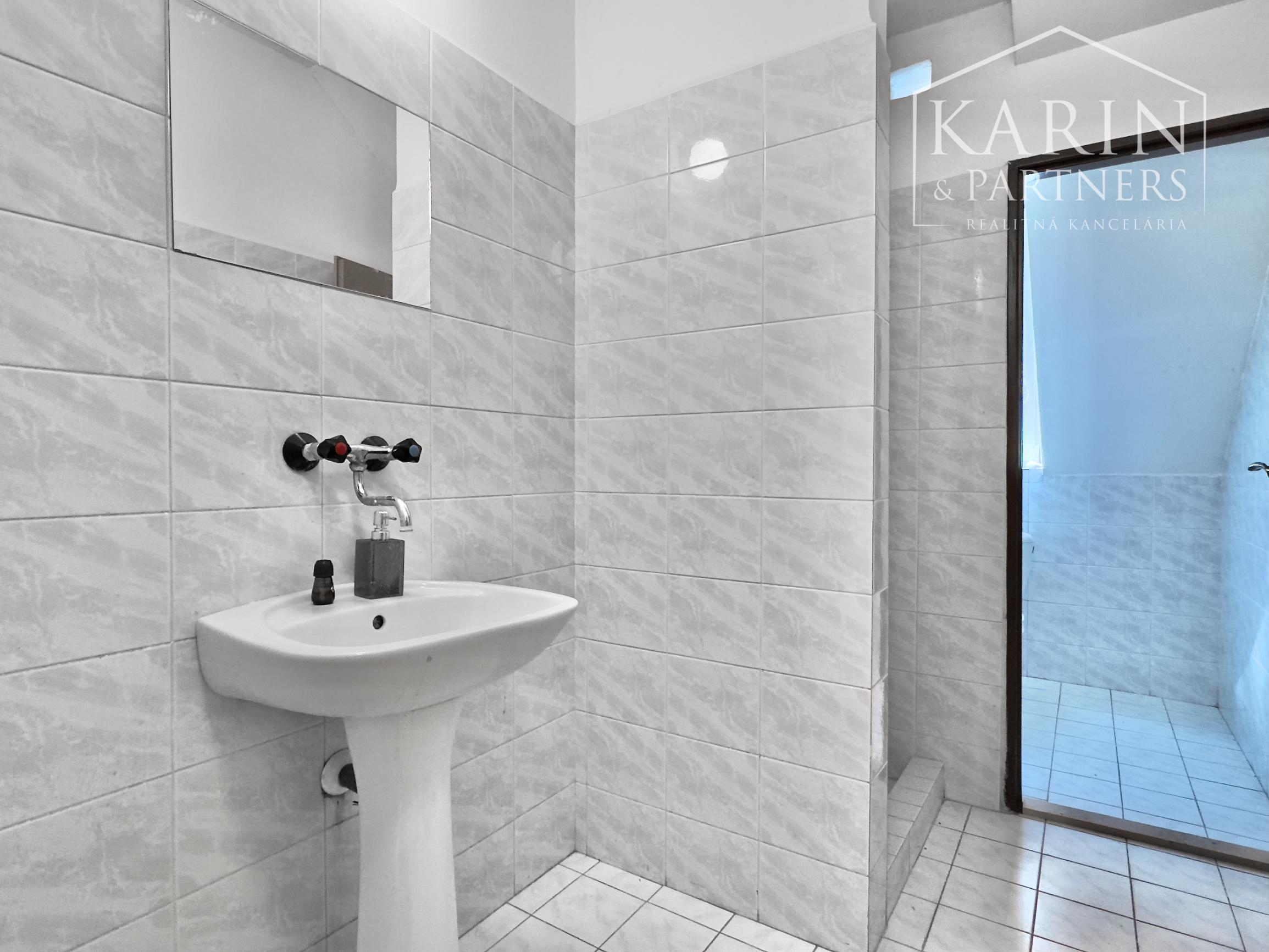 Klimatizovaný priestor s možnosťou rozdelenia podľa vašich potrieb, 36 m2, Gen. L. Svobodu, Senica