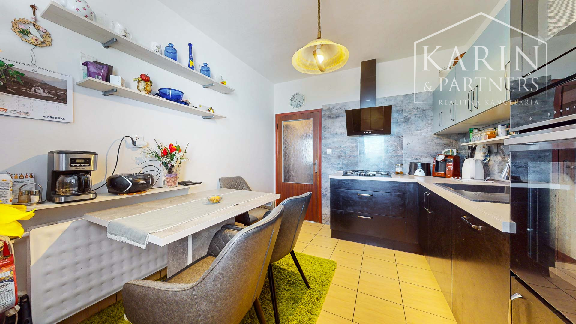 Štýlový 3-izbový byt (Veľká NKS 70m2) s loggiou po rekonštrukcii v obľúbenej Radvani