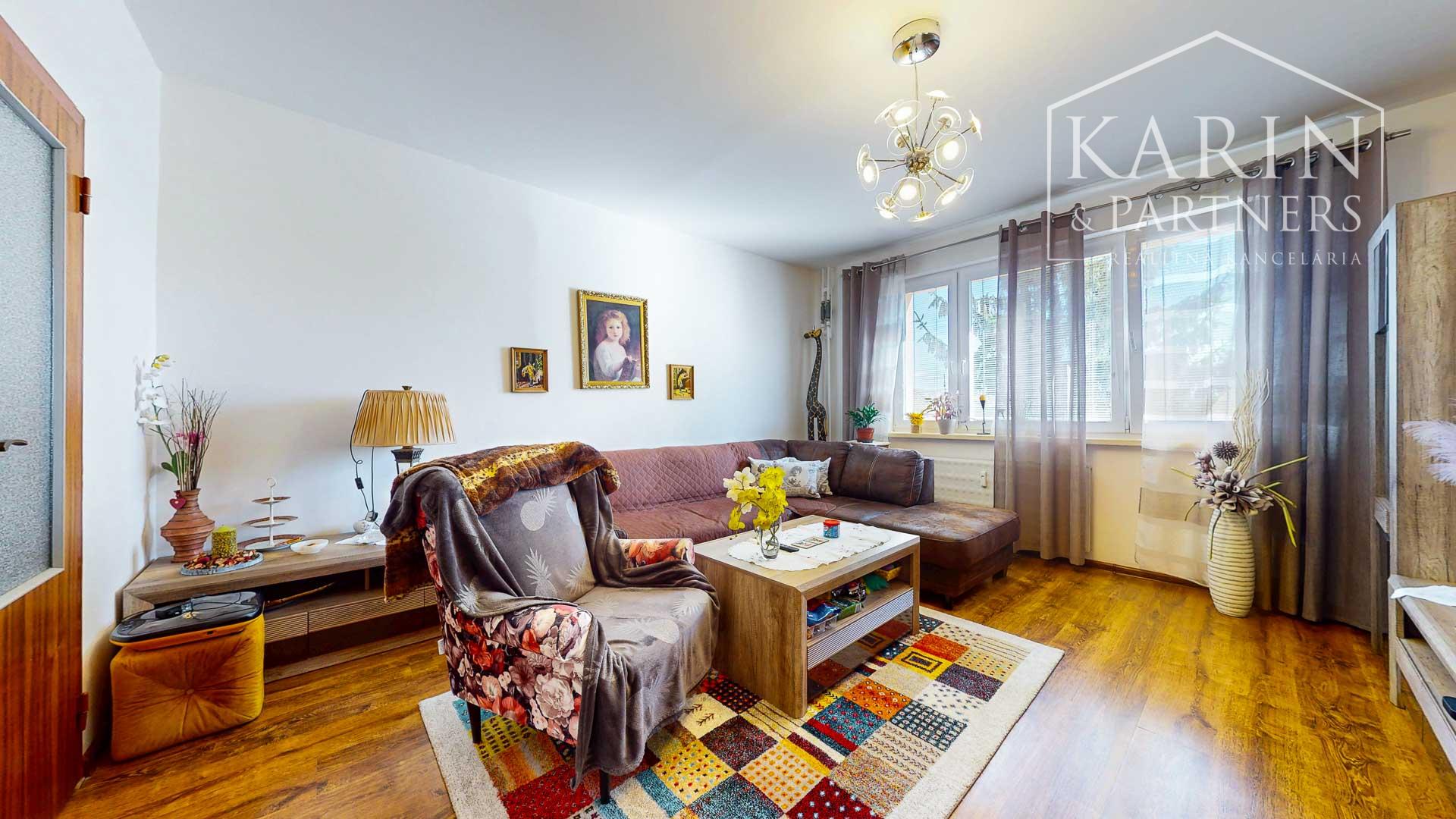 Štýlový 3-izbový byt (Veľká NKS 70m2) s loggiou po rekonštrukcii v obľúbenej Radvani