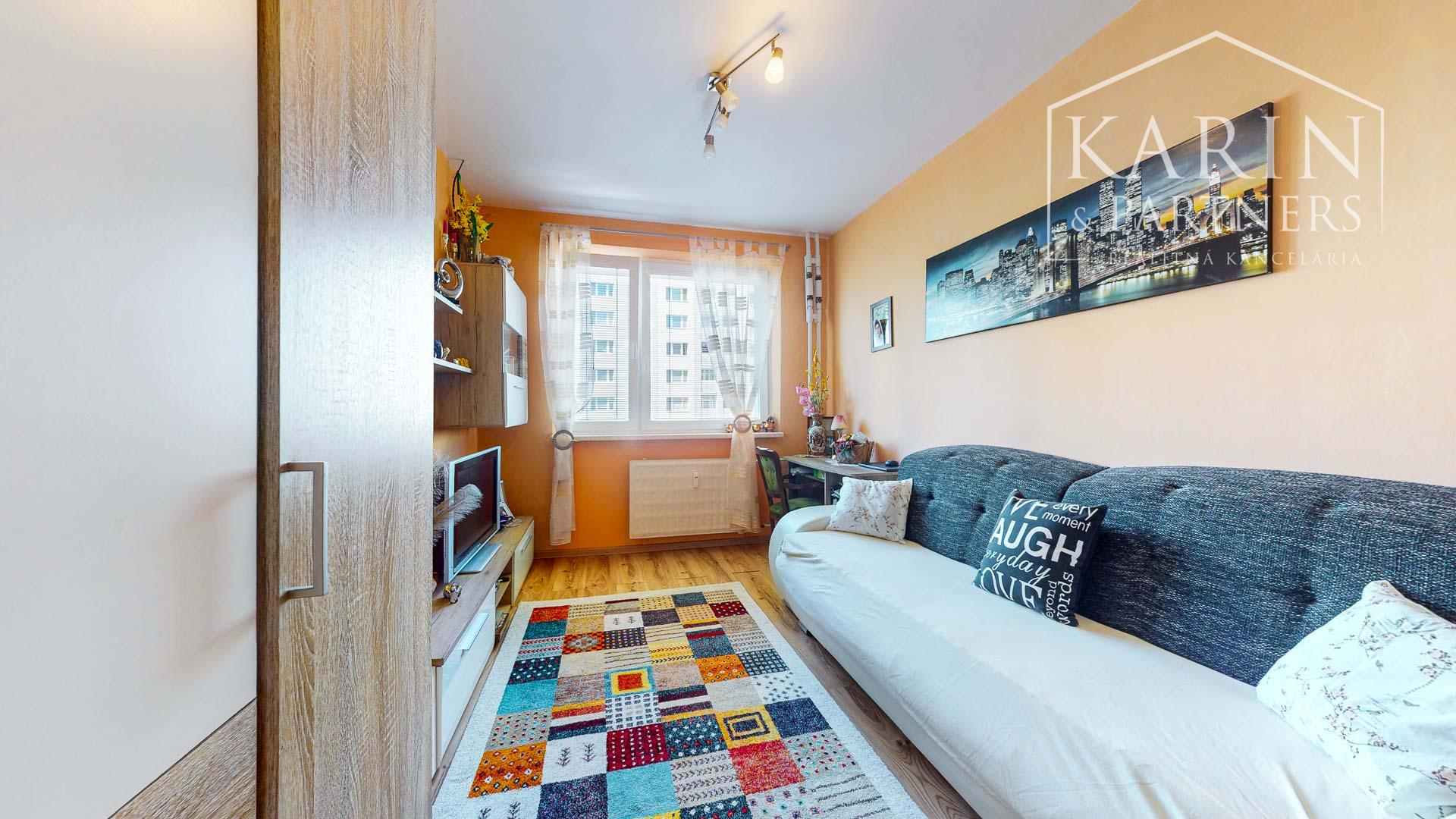 Štýlový 3-izbový byt (Veľká NKS 70m2) s loggiou po rekonštrukcii v obľúbenej Radvani