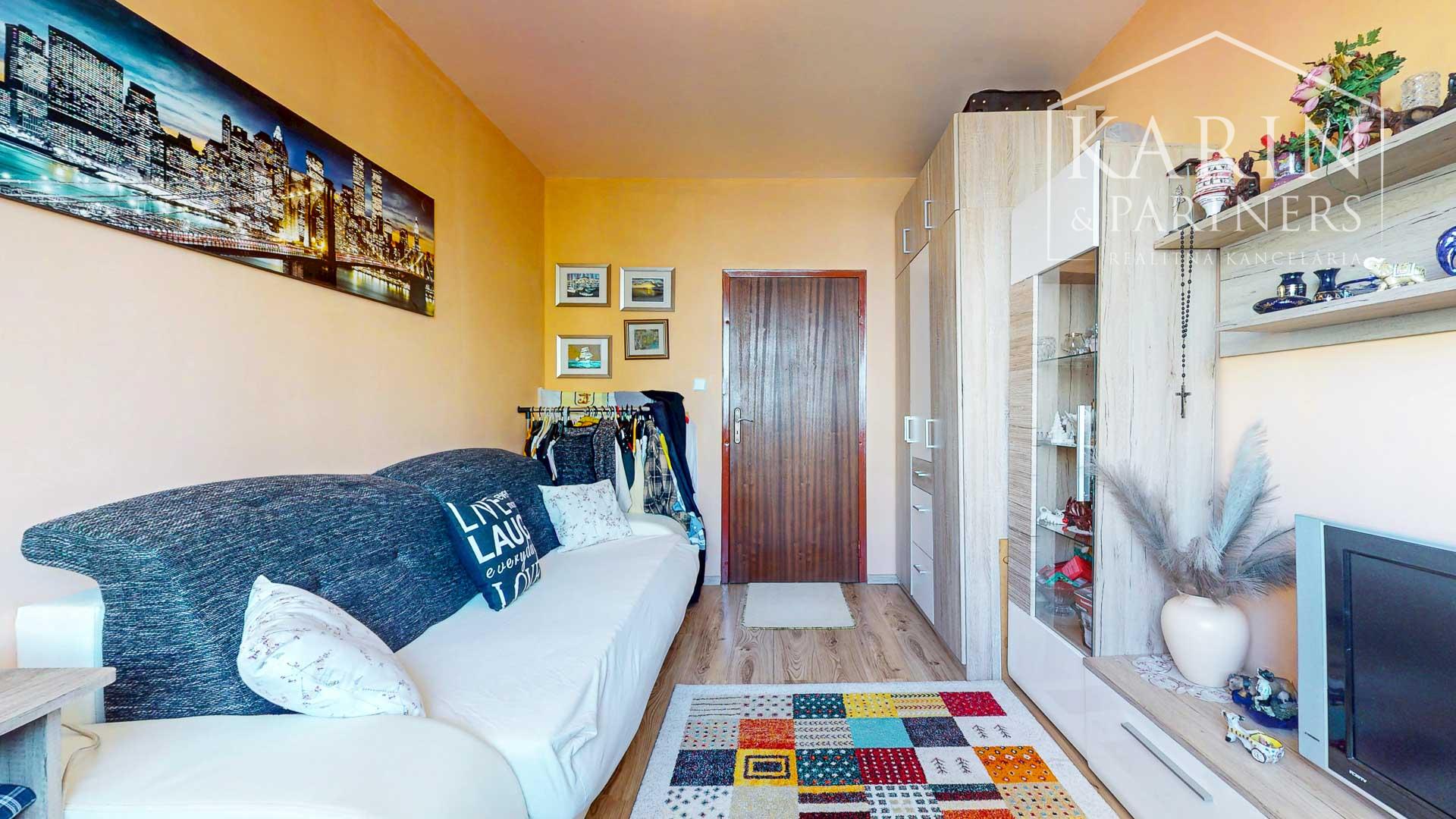 Štýlový 3-izbový byt (Veľká NKS 70m2) s loggiou po rekonštrukcii v obľúbenej Radvani