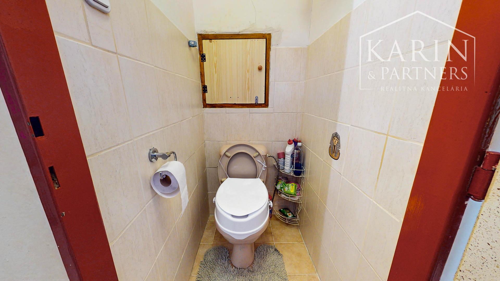 Štýlový 3-izbový byt (Veľká NKS 70m2) s loggiou po rekonštrukcii v obľúbenej Radvani