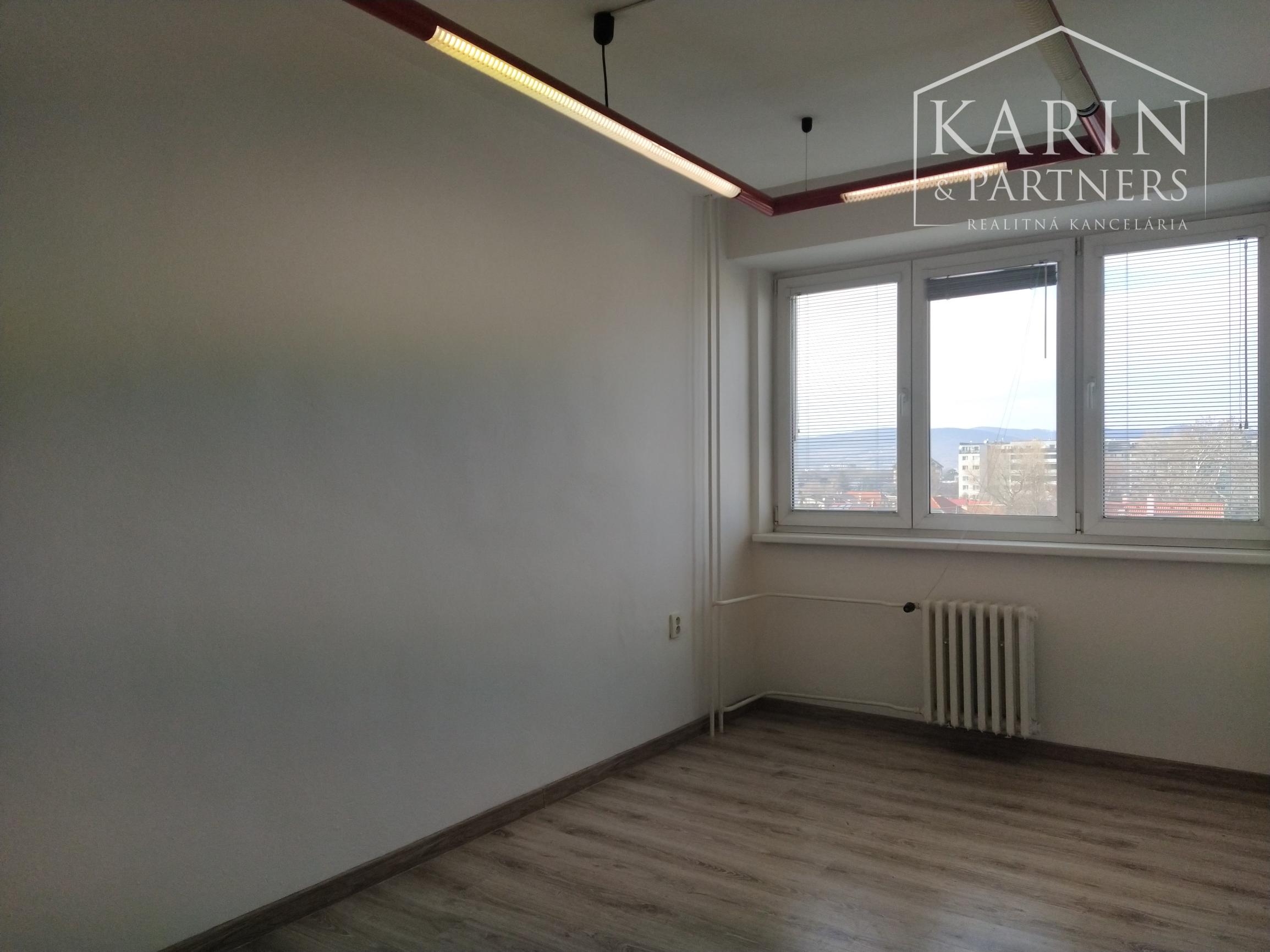 LEN: 180.-€/ mesiac s umývadlom! kancelária/ viacúčelová miestnosť 17m2 + parkovanie, Bulharská ul., BA II., Trnávka.