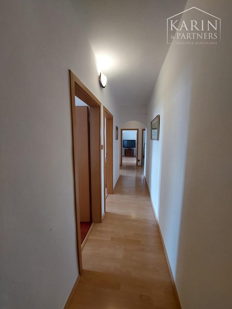 3 izbový byt s loggiou ul. Budyšínska - štvrť Tehelné pole  pri Trnavskom Mýte