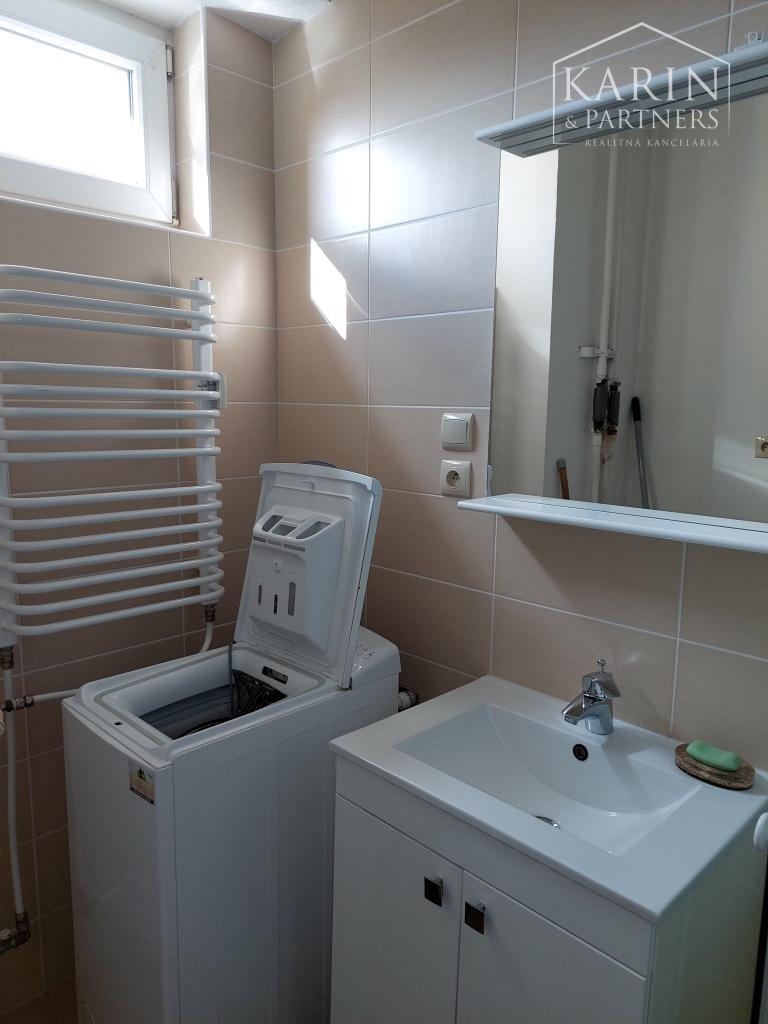 3 izbový byt s loggiou ul. Budyšínska - štvrť Tehelné pole  pri Trnavskom Mýte