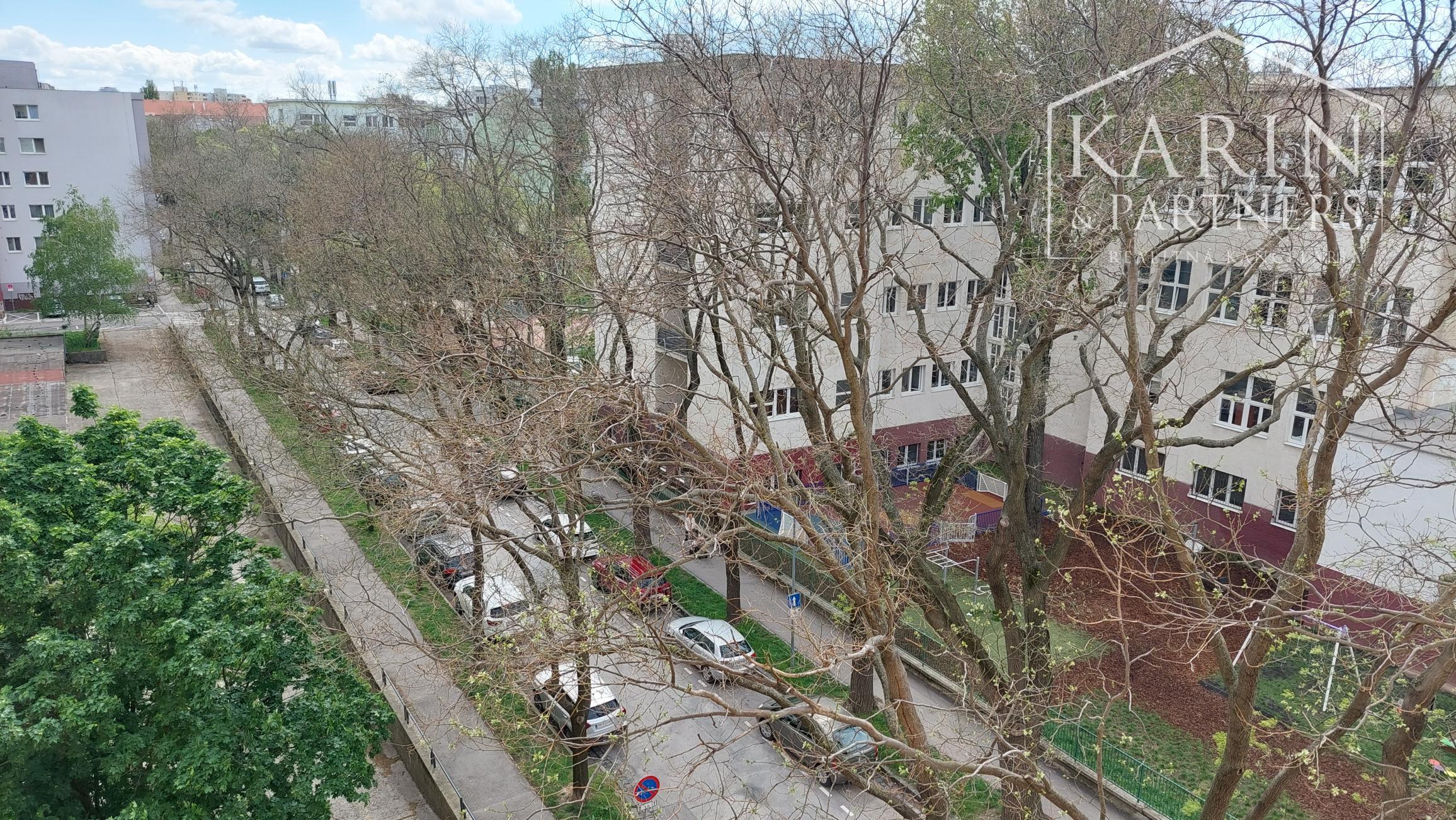 3 izbový byt s loggiou ul. Budyšínska - štvrť Tehelné pole  pri Trnavskom Mýte