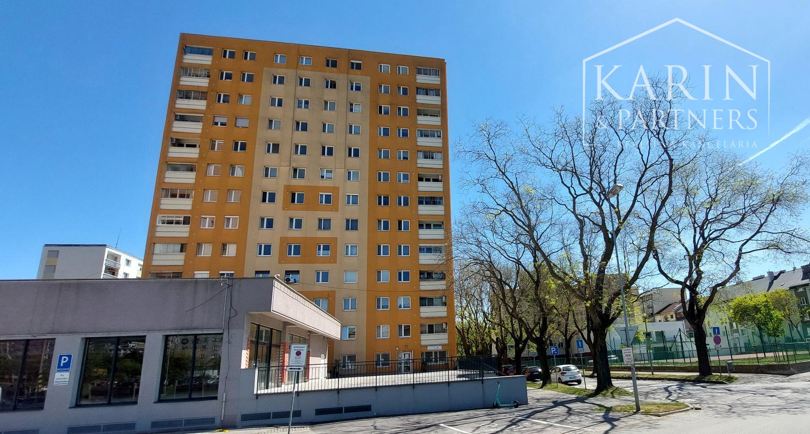 3 izbový byt s loggiou ul. Budyšínska - štvrť Tehelné pole  pri Trnavskom Mýte