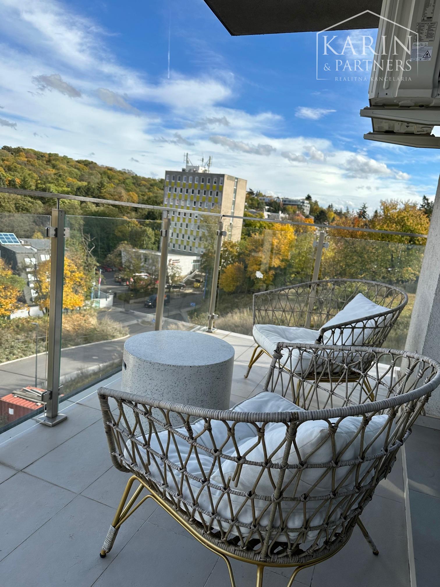 4 izbový byt pri Horskom parku na predaj