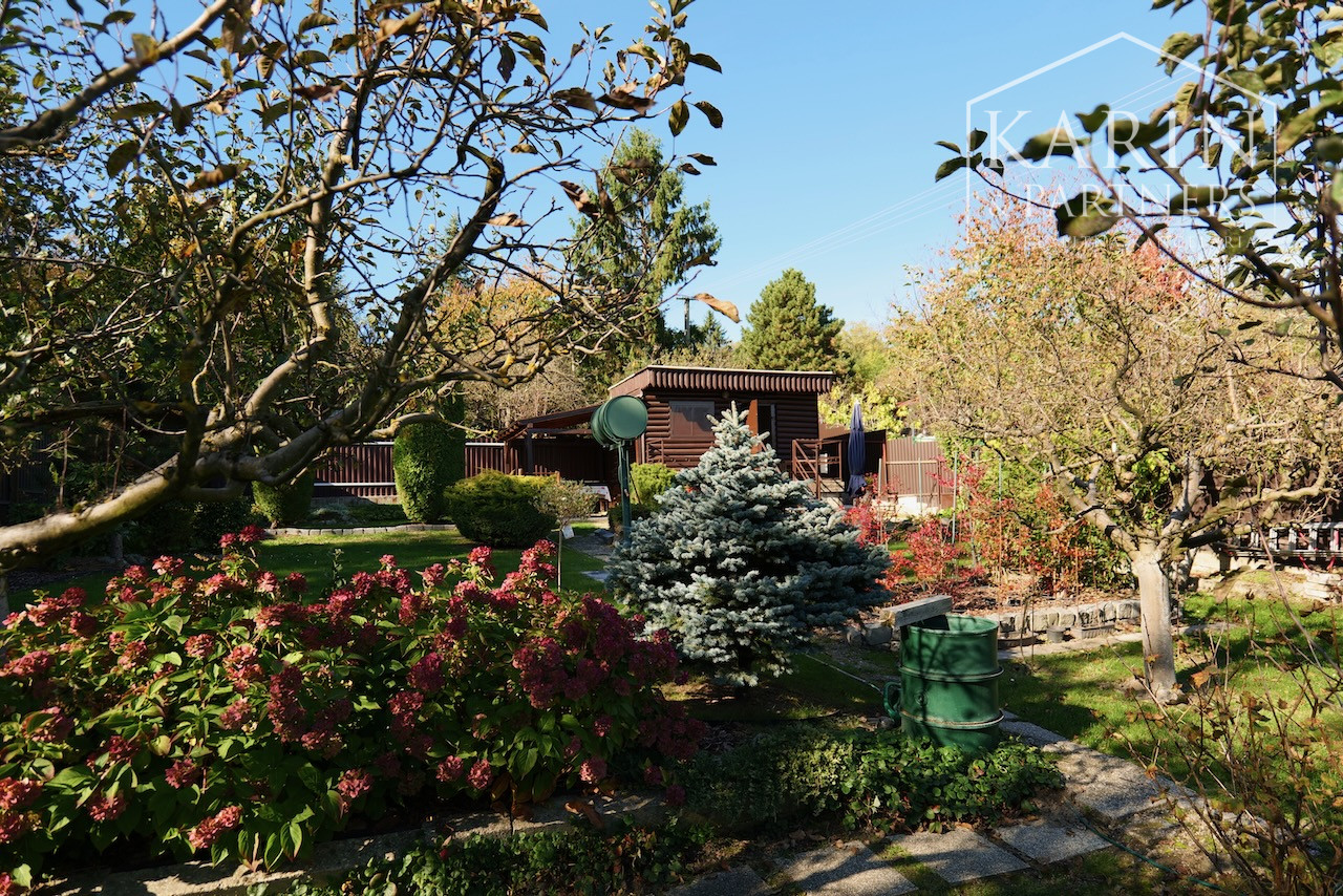 Váš kúsok prírody - 399 m² pozemok pri lese na Peknej ceste