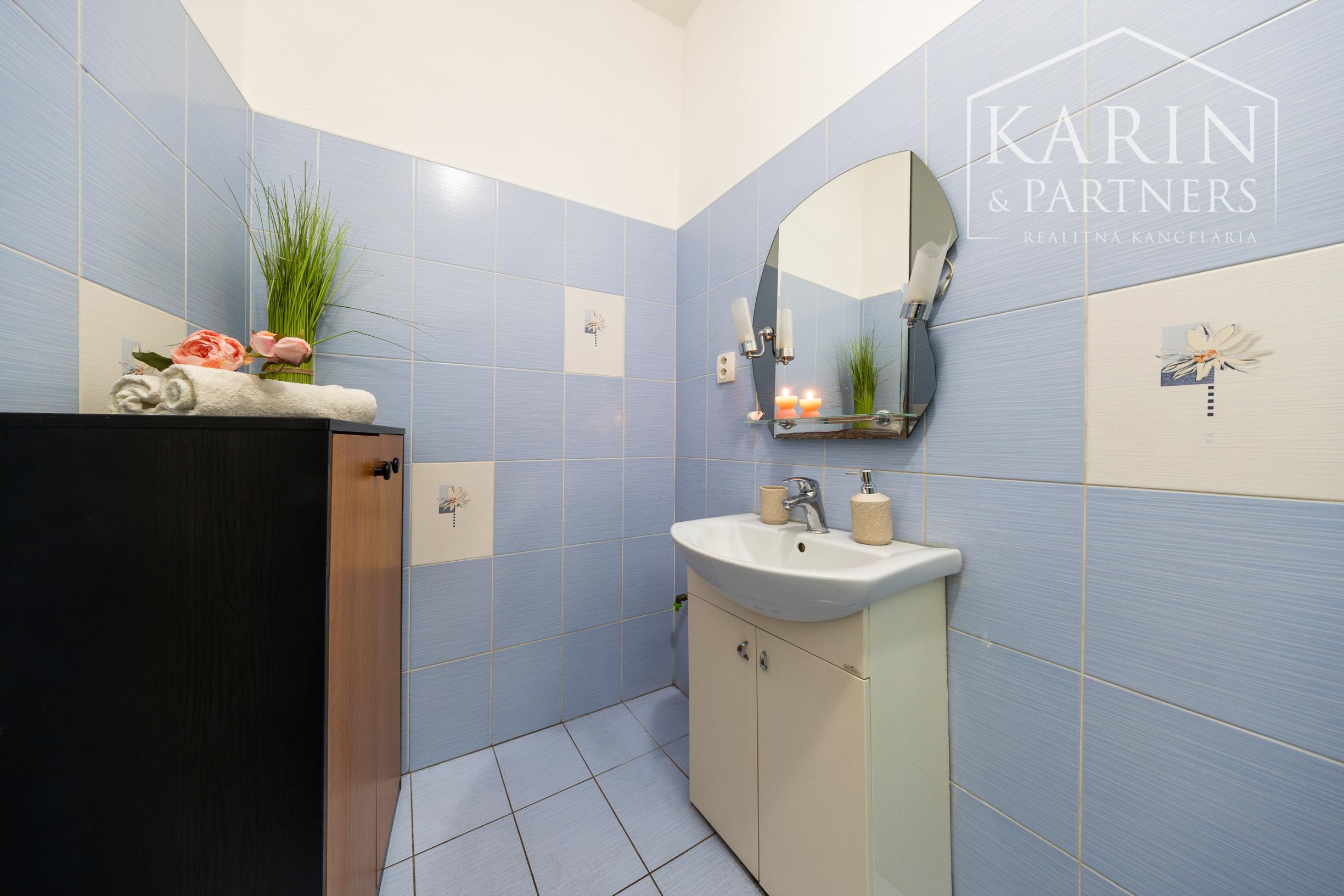 Obchodné priestory – centrum Nitry – podnikanie, investícia alebo bývanie v jednom