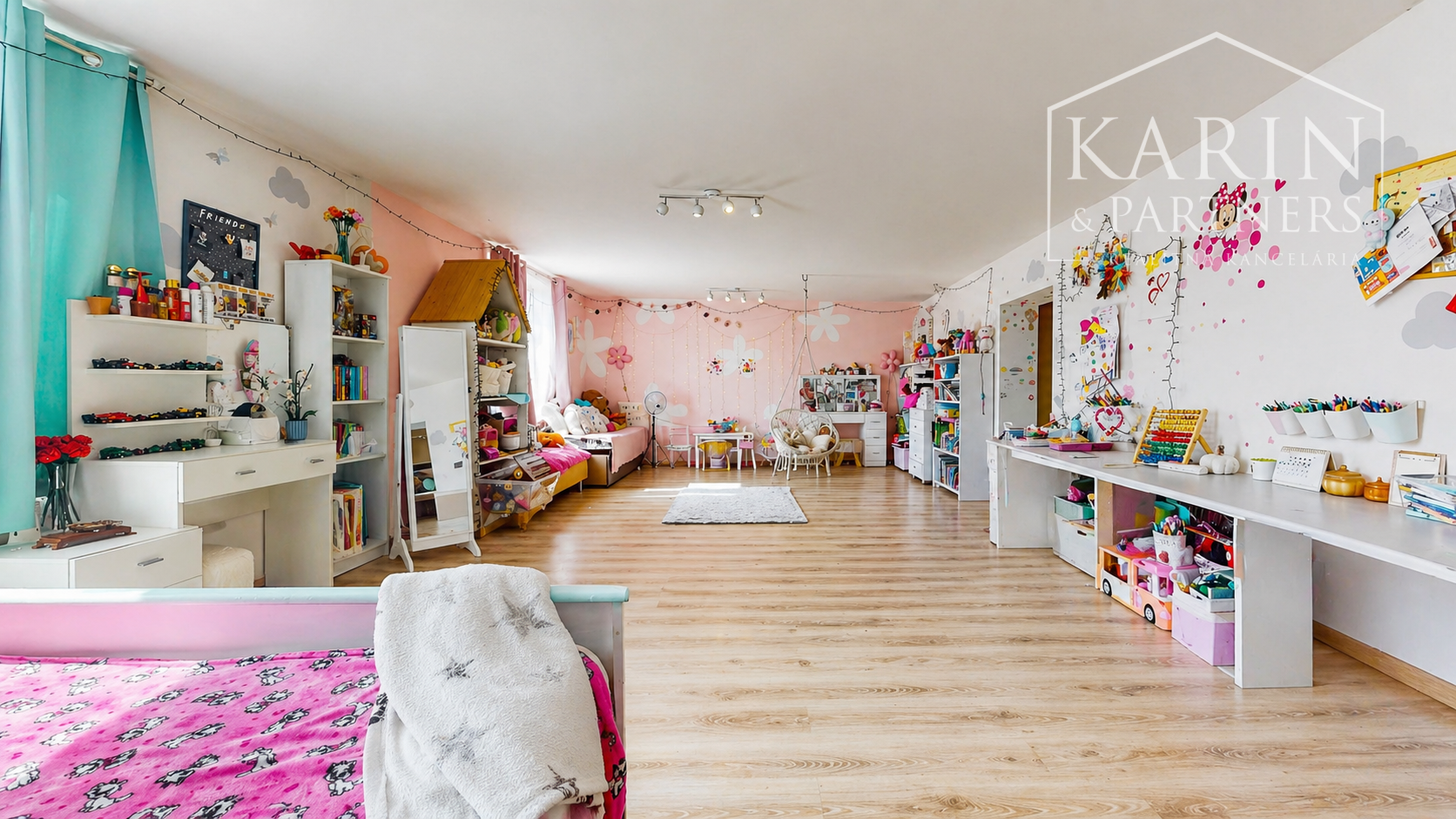 Priestranný tehlový dom s obrovským potenciálom len na skok od Trnavy – Horné Dubové