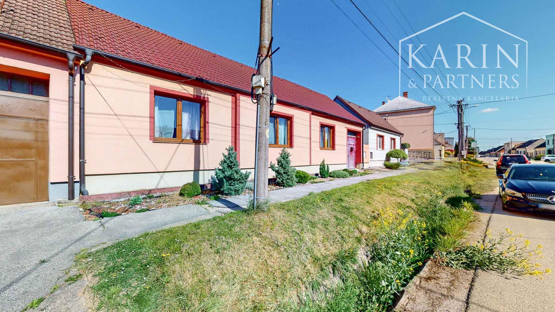 Priestranný tehlový dom s obrovským potenciálom len na skok od Trnavy – Horné Dubové