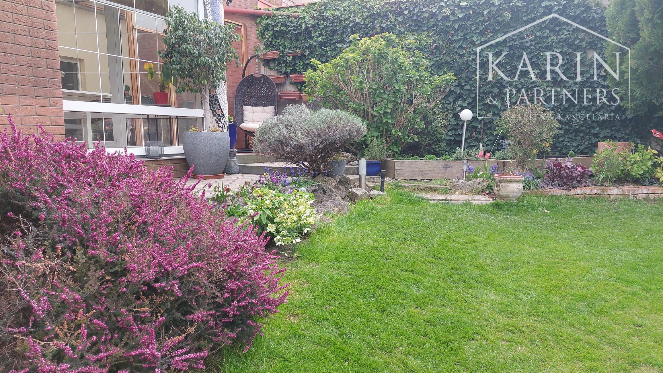 STUPAVA - Rodinný dom s atmosférou  - 5 izieb, záhrada, záhradný domček, bazén, parkovanie