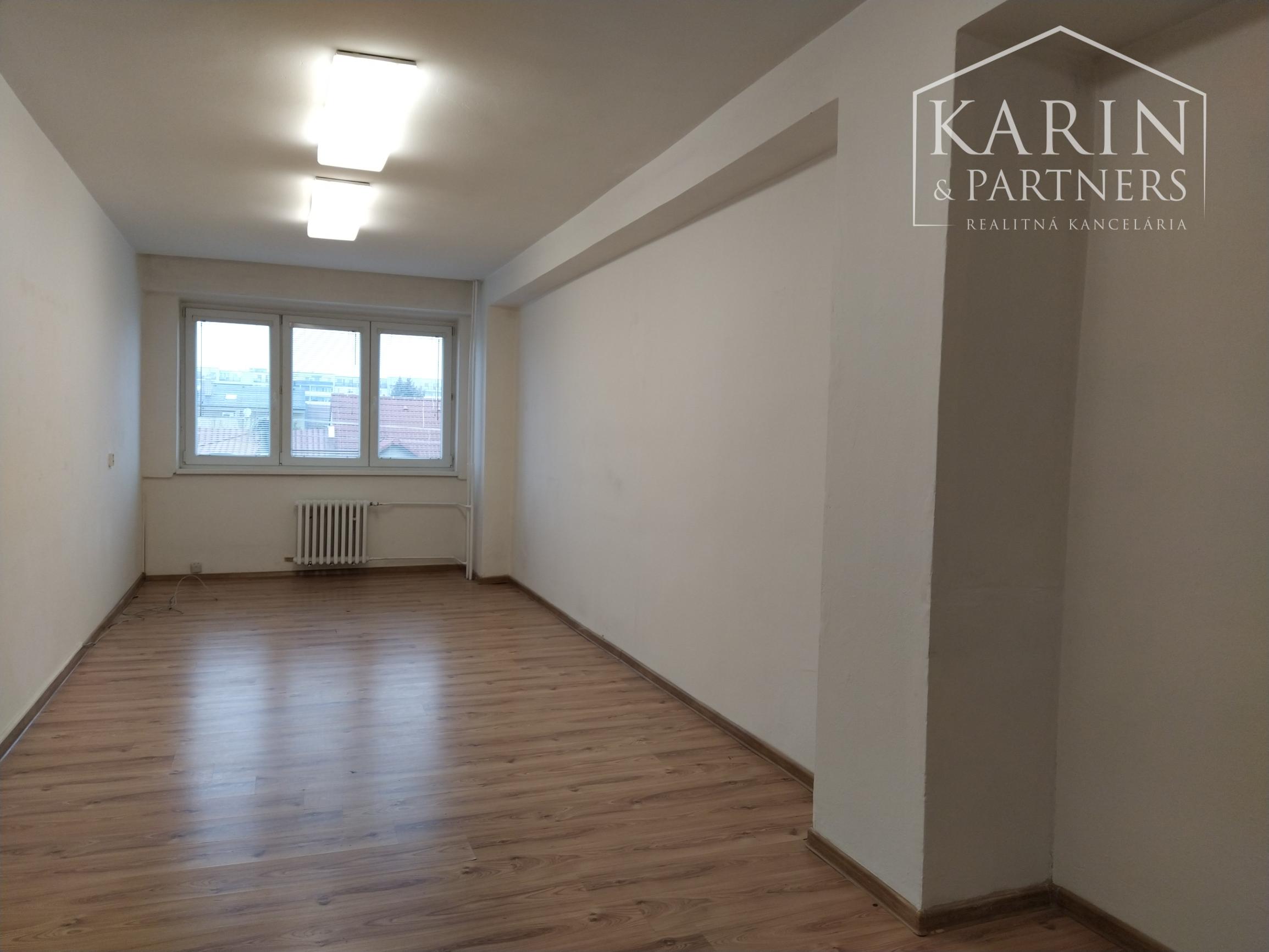 LEN: 170.-€/ mesiac s umývadlom! kancelária/ viacúčelová miestnosť 17m2 + parkovanie, Bulharská ul., BA II., Trnávka