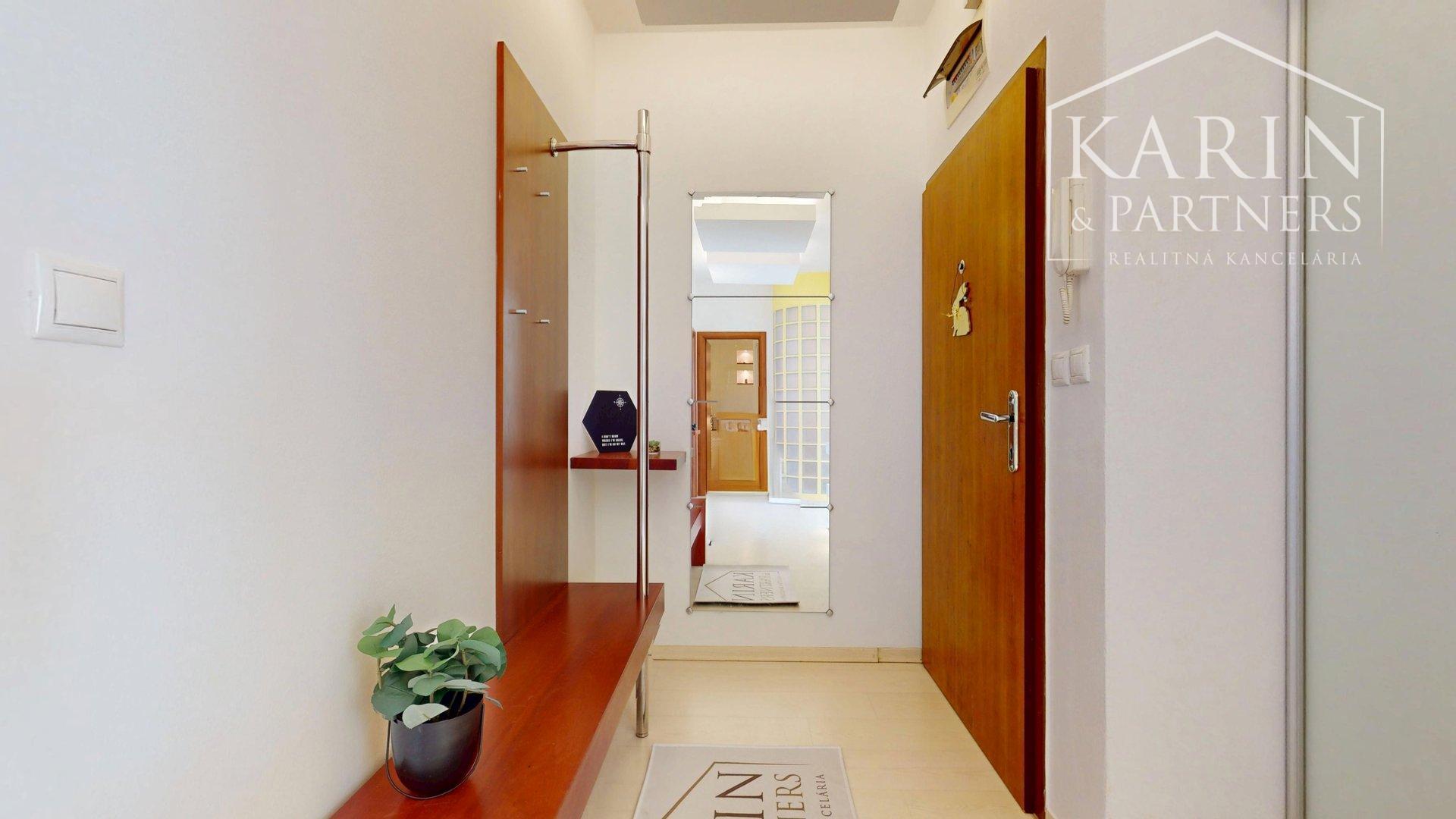 KOMPLETNE ZARIADENÝ PRIESTRANNÝ 3I BYT S DVOMI BALKÓNMI A PIVNICOU