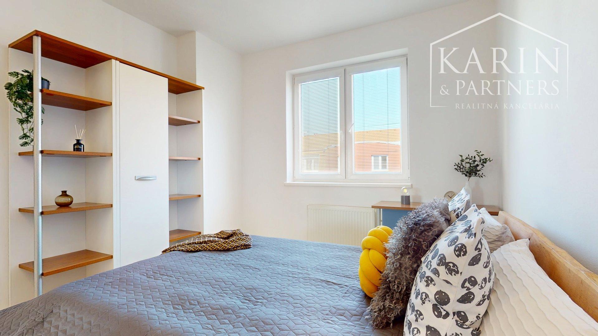 KOMPLETNE ZARIADENÝ PRIESTRANNÝ 3I BYT S DVOMI BALKÓNMI A PIVNICOU